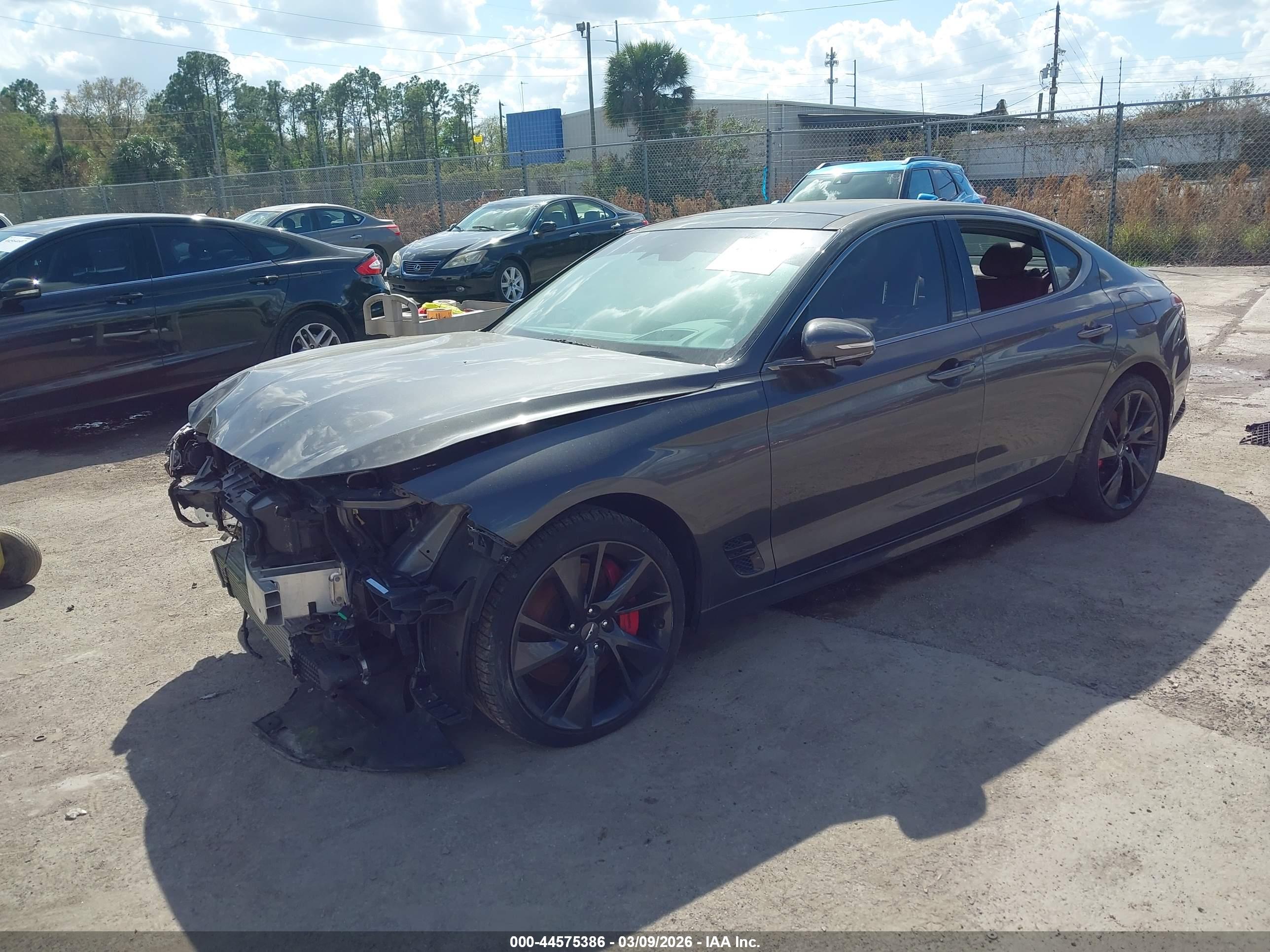 GENESIS G70 image 2