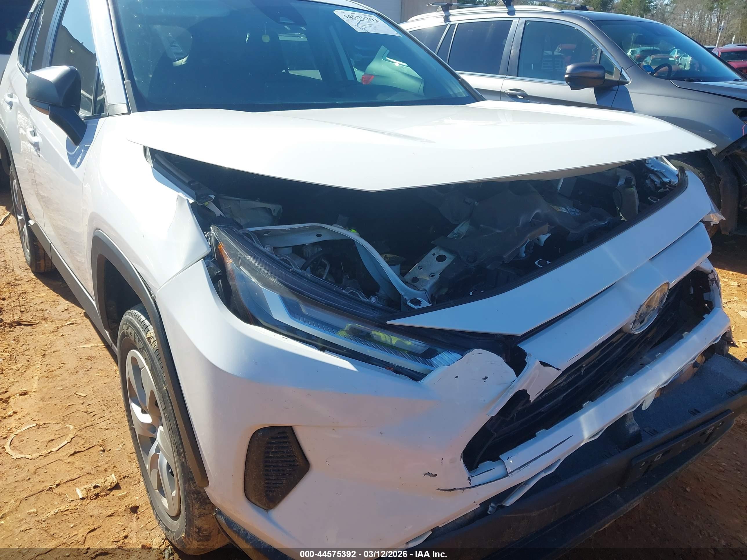 TOYOTA RAV4 image 6