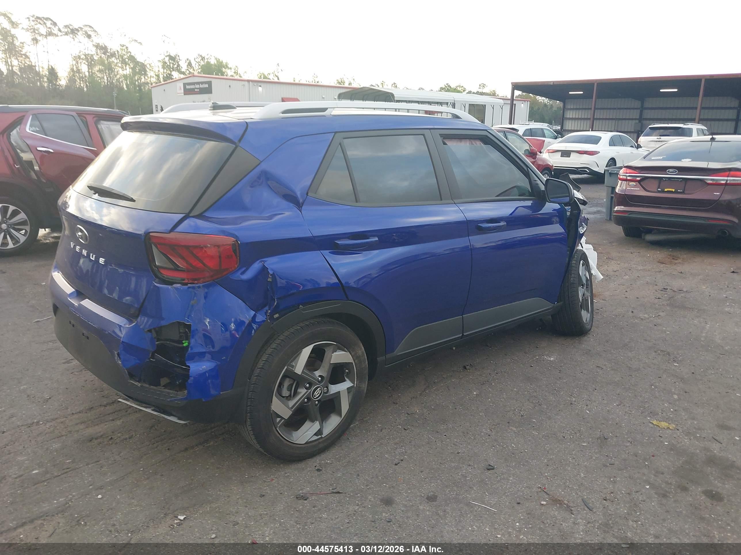 HYUNDAI VENUE image 4