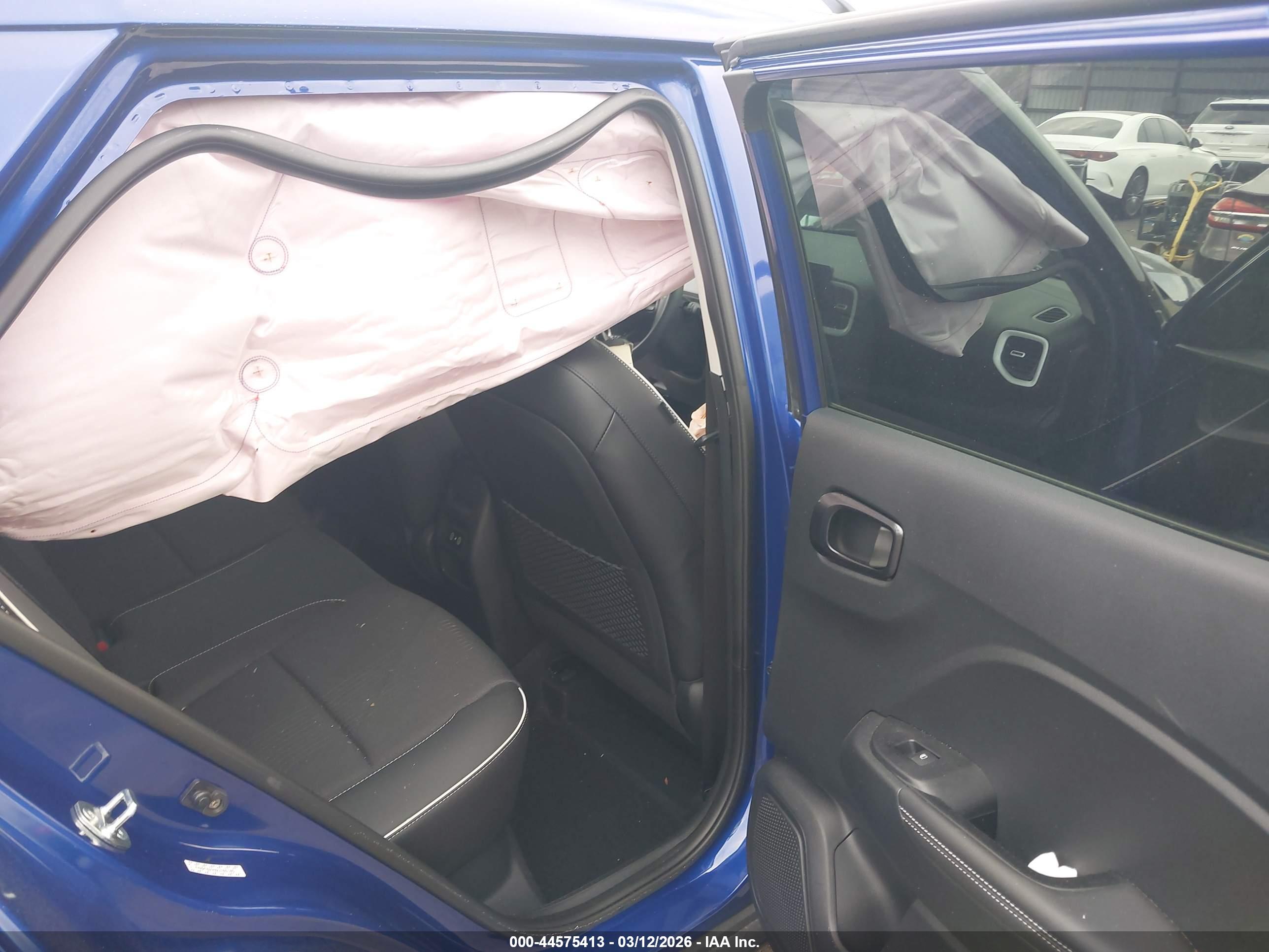 HYUNDAI VENUE image 8