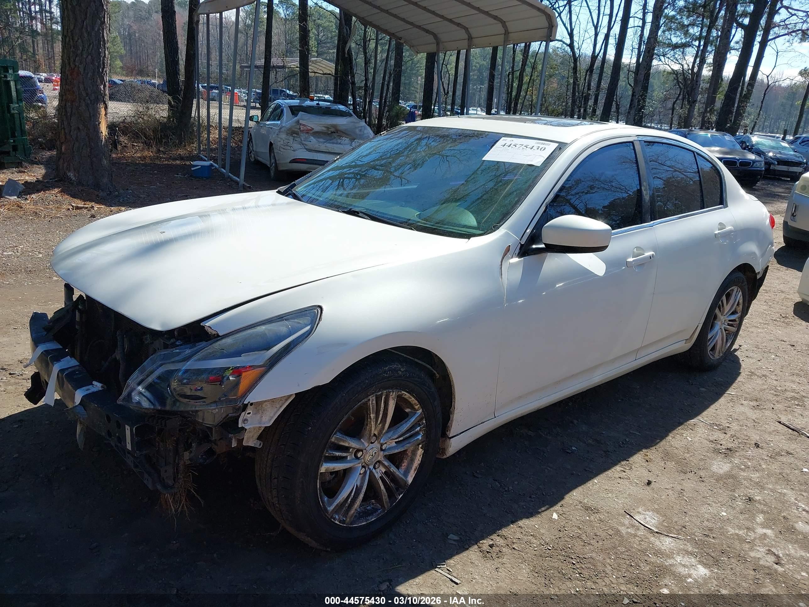 INFINITI G37 image 2
