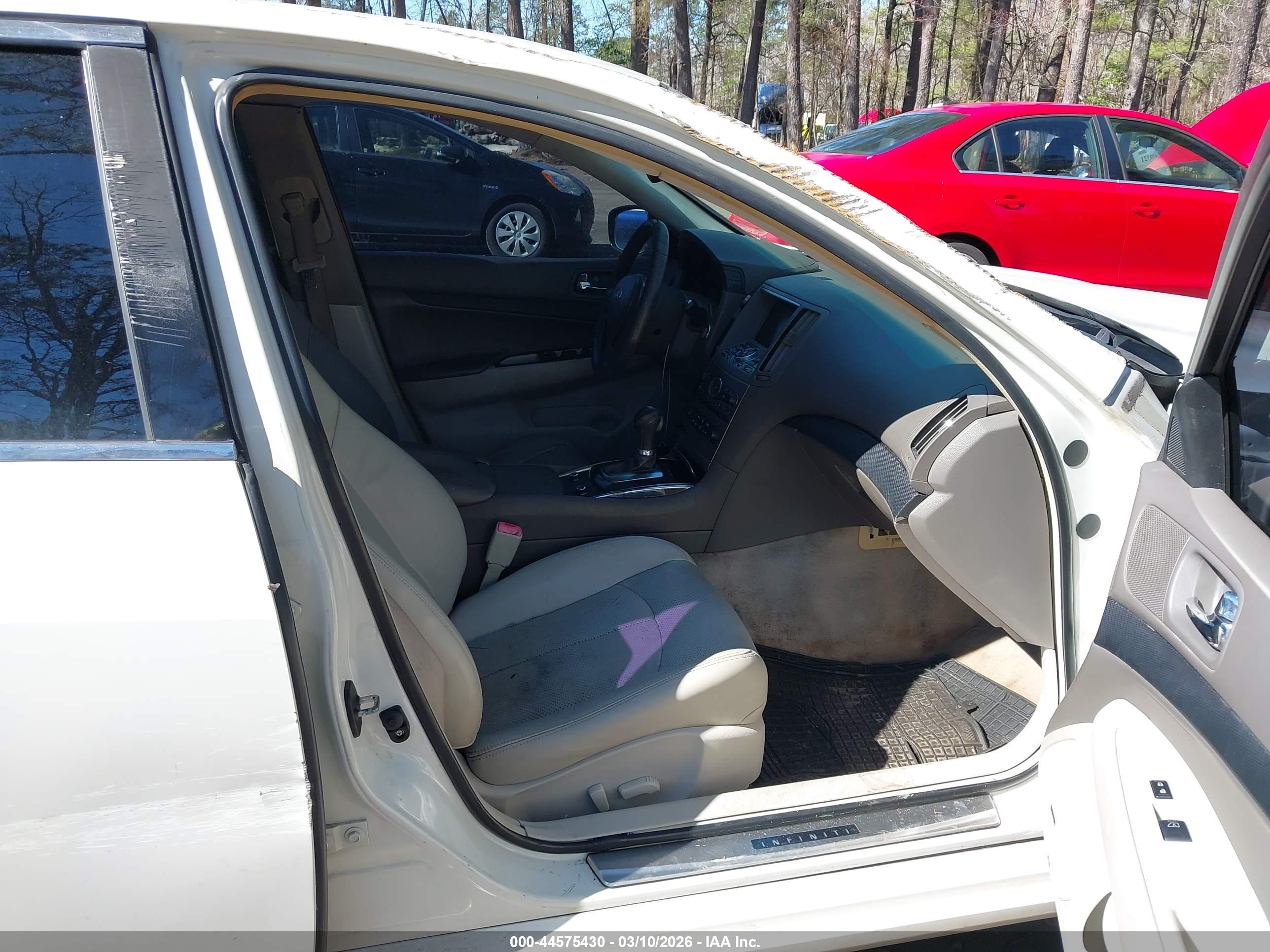 INFINITI G37 image 5