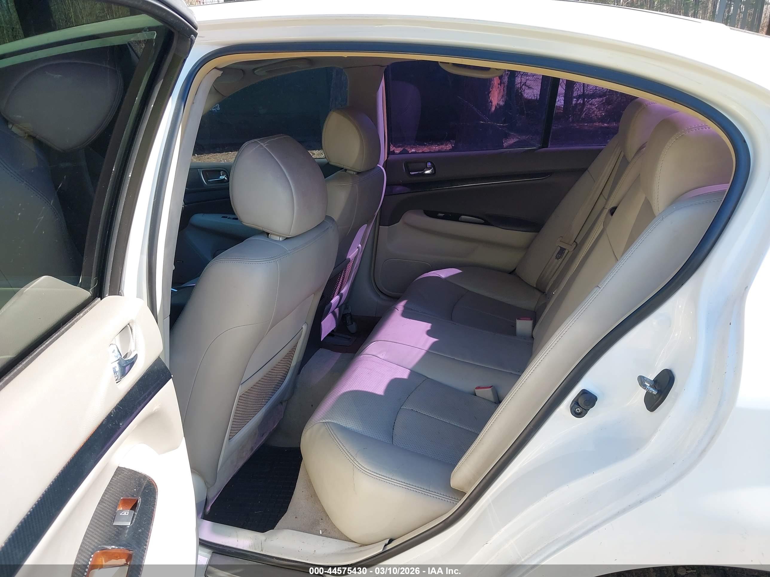 INFINITI G37 image 8