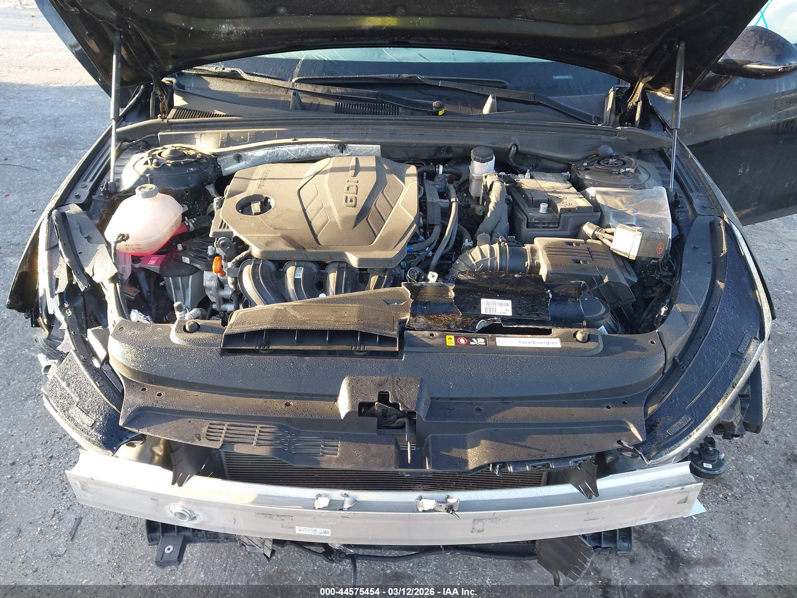 KIA K5 image 10