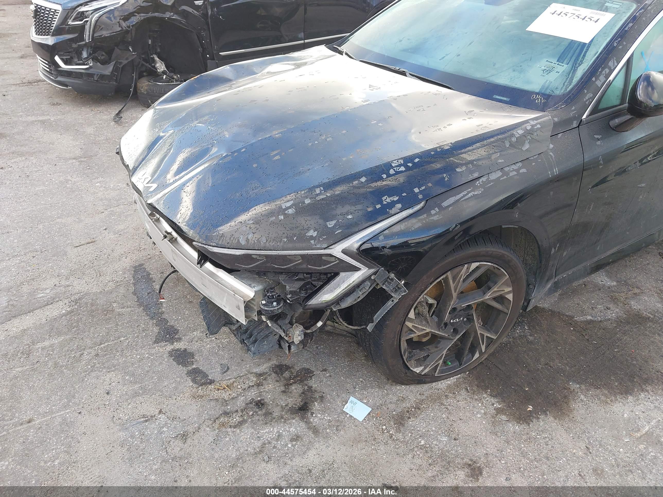 KIA K5 image 6