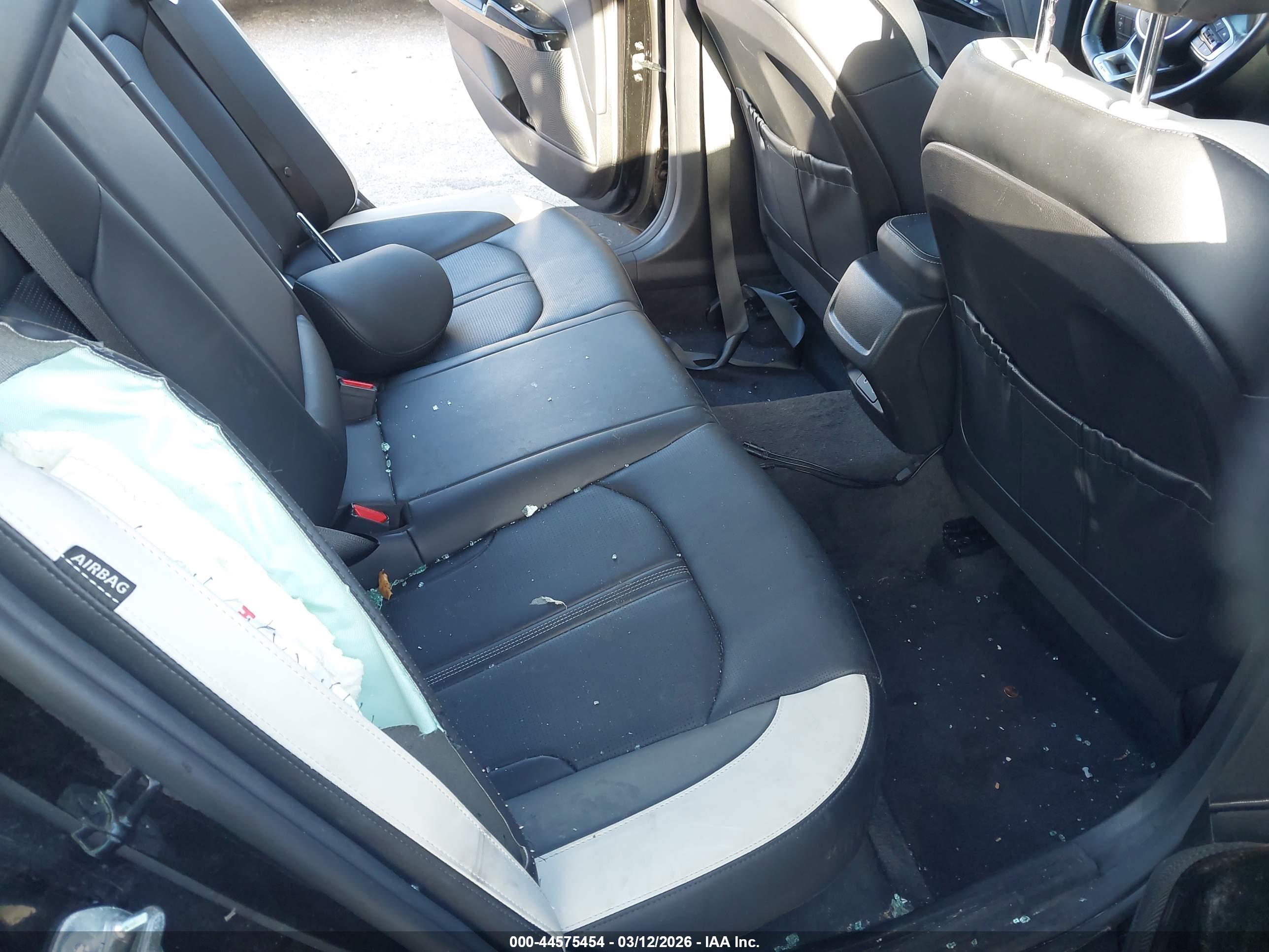 KIA K5 image 8