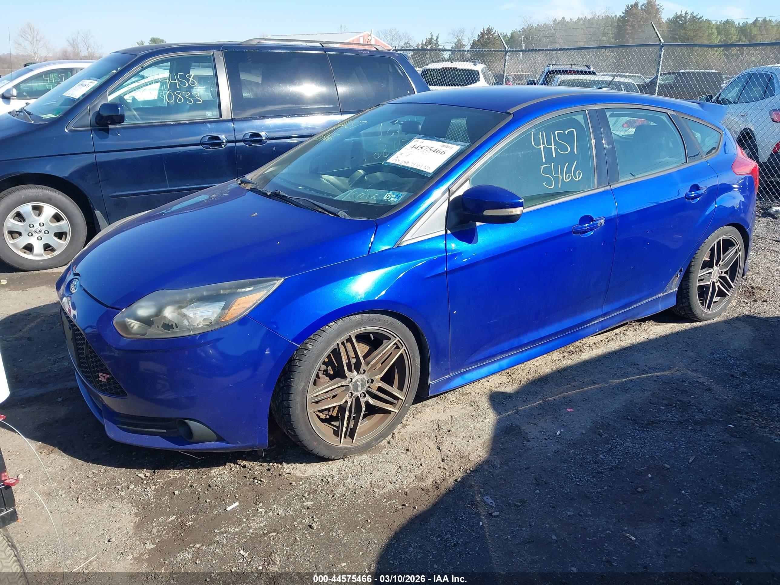 FORD FOCUS image 2