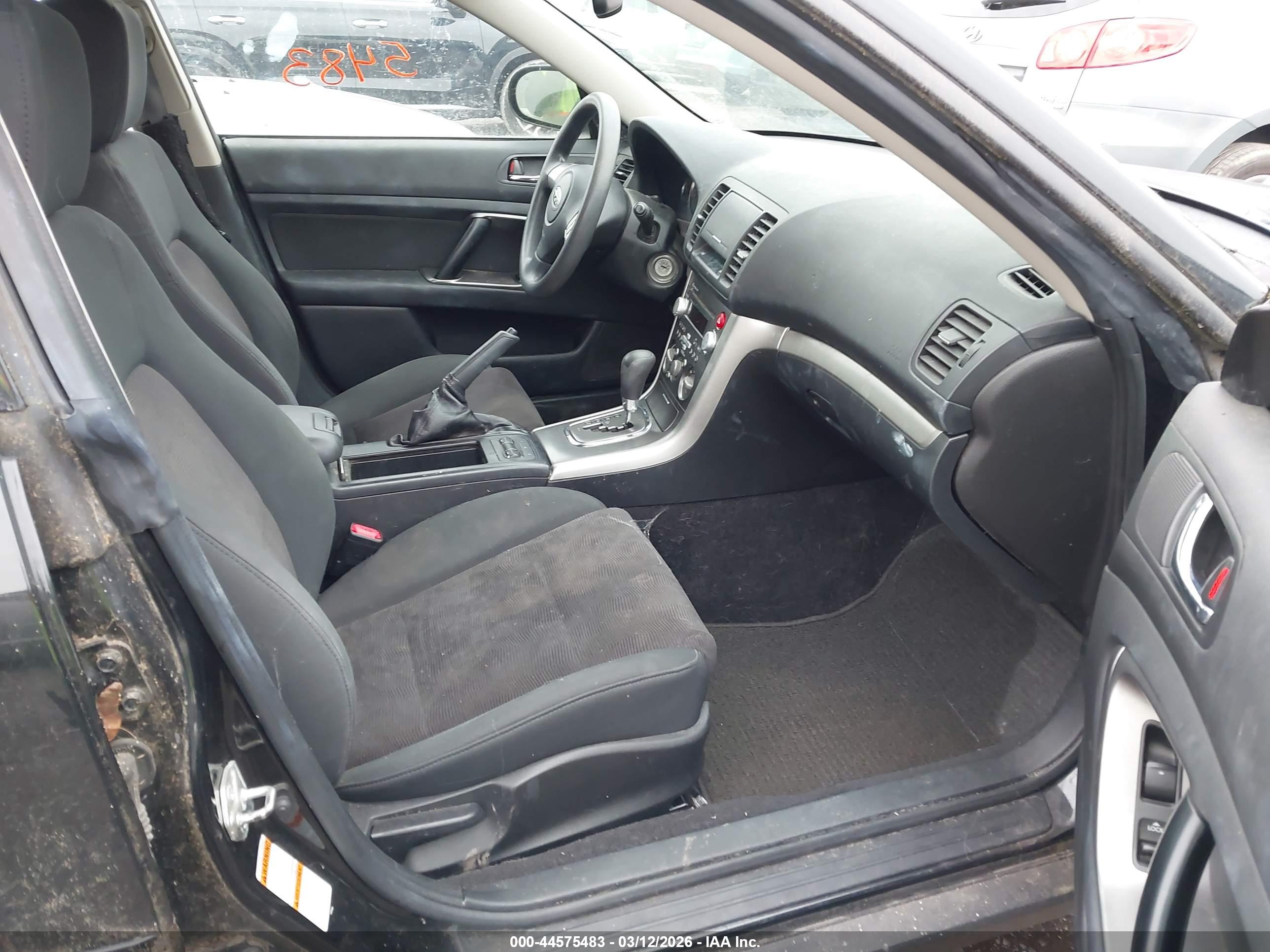 SUBARU OUTBACK image 5