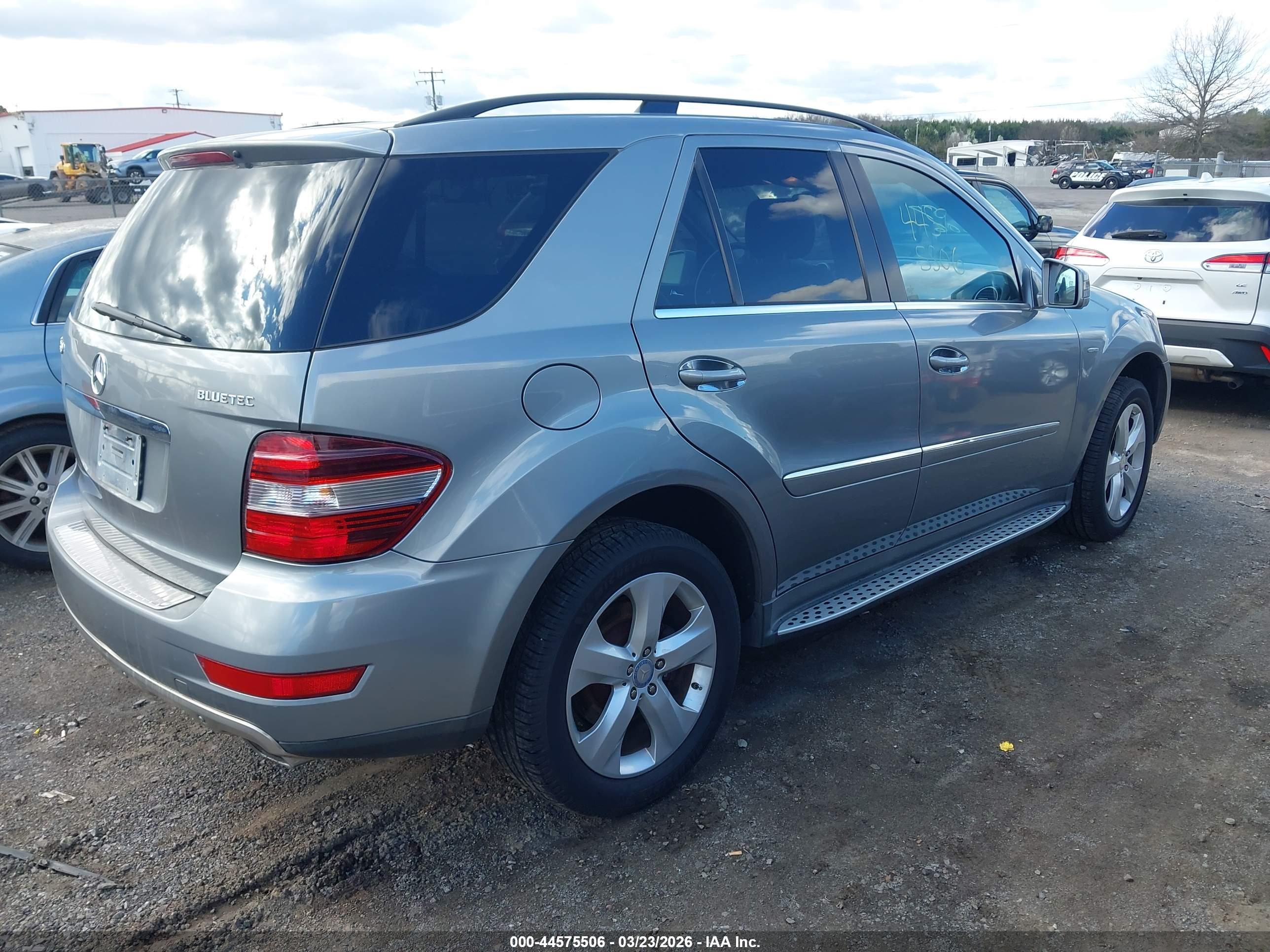 MERCEDES-BENZ ML image 4