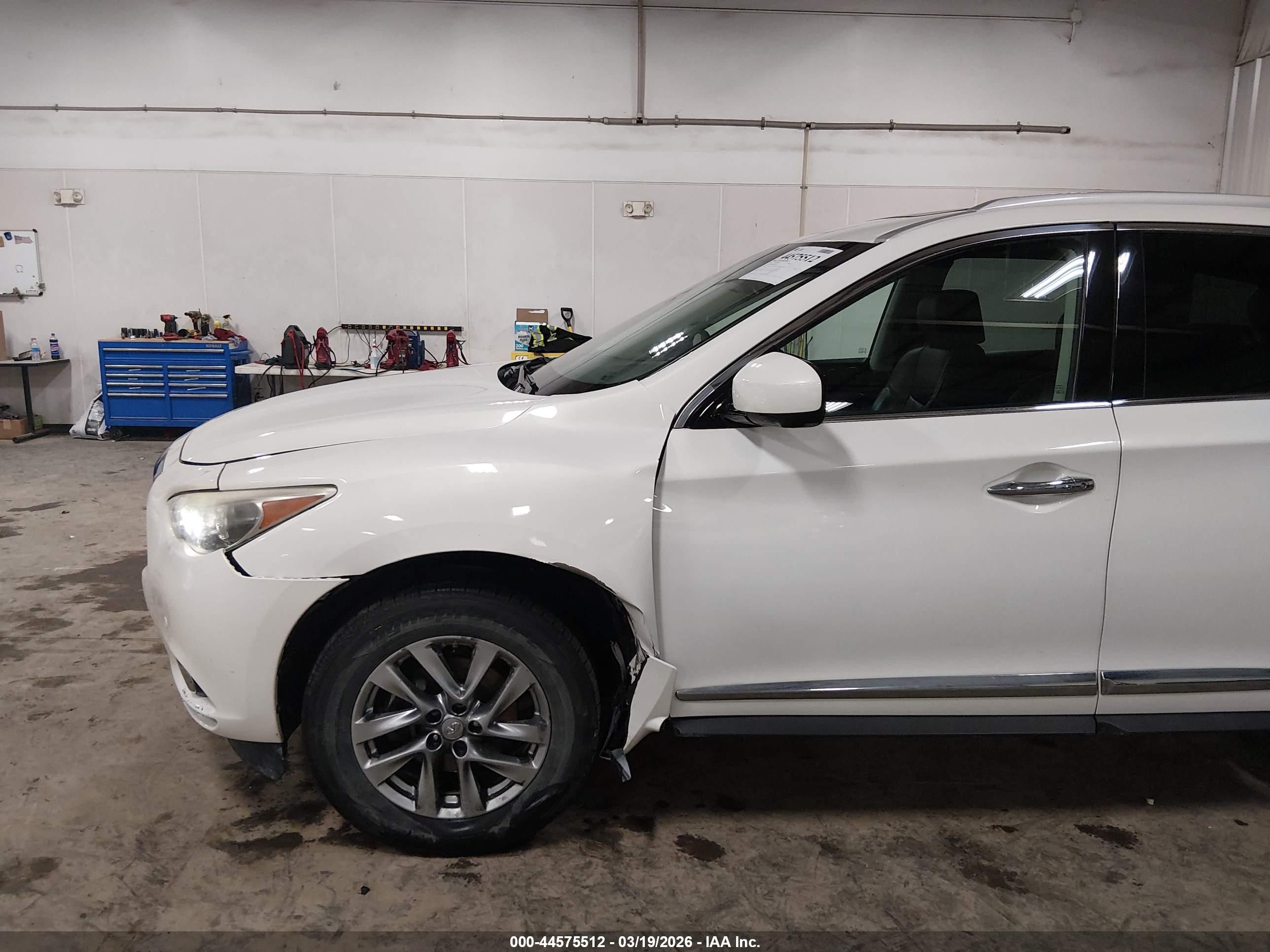 INFINITI JX35 image 6