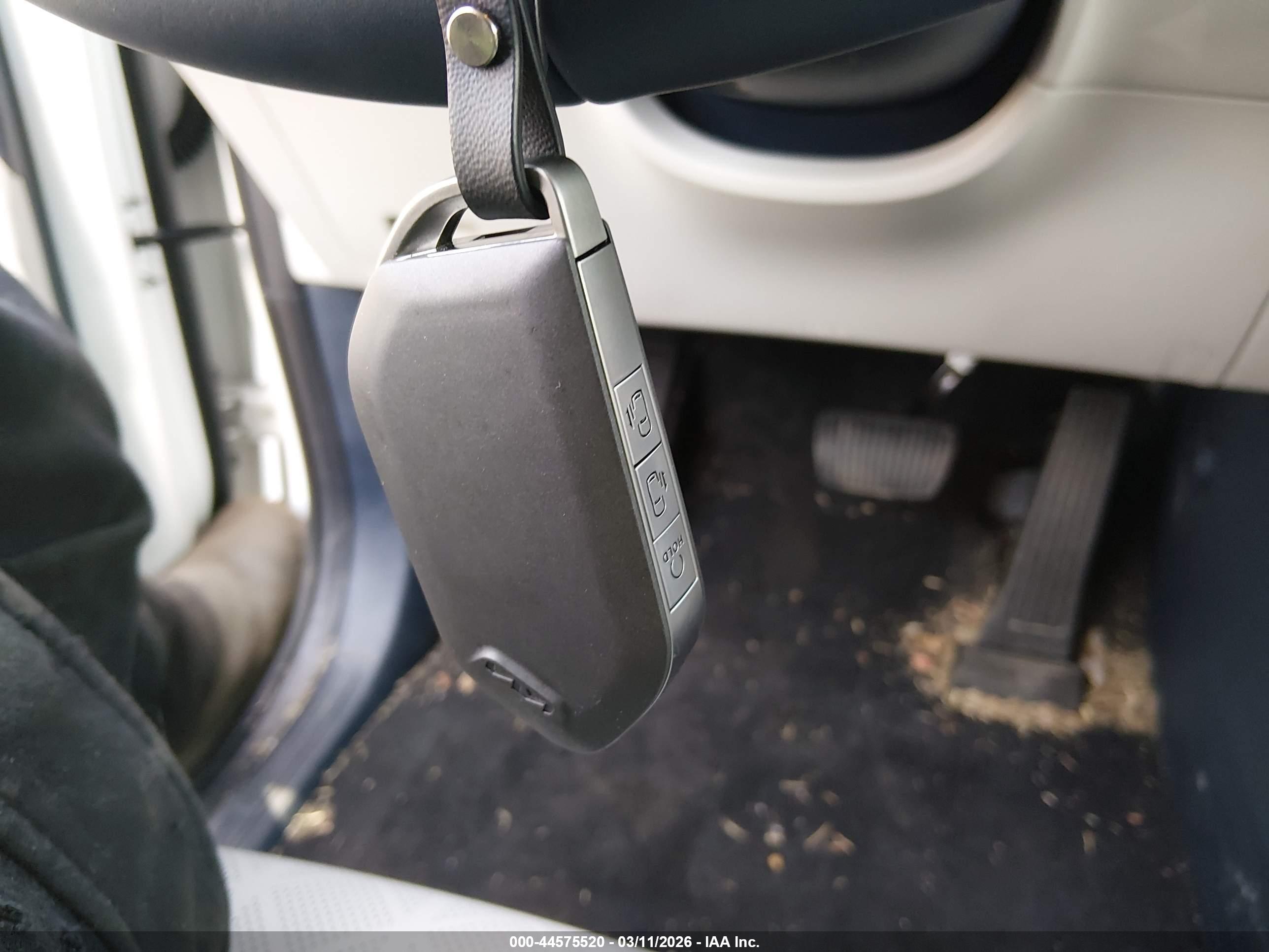 KIA CARNIVAL image 11