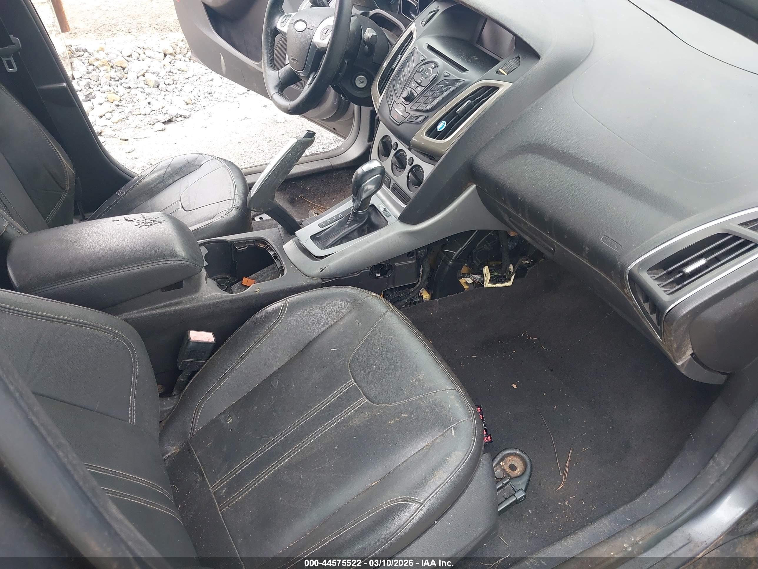 FORD FOCUS image 5
