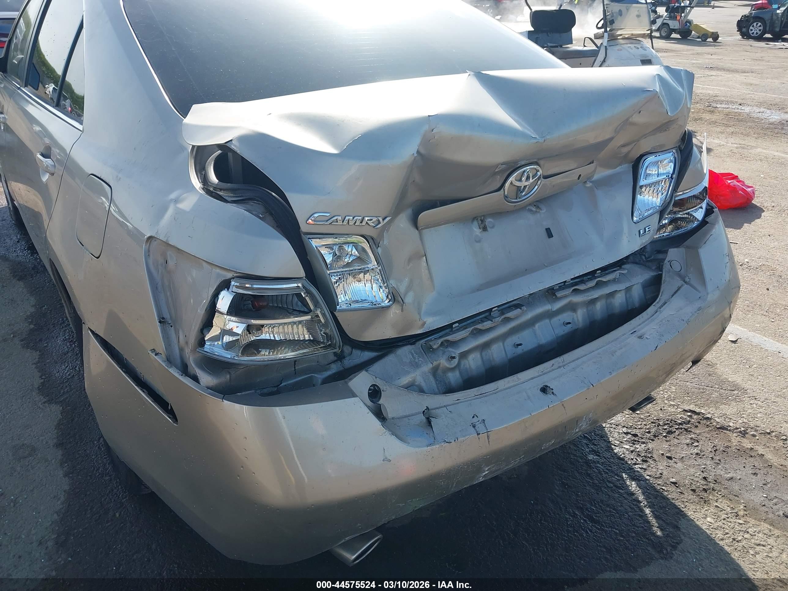 TOYOTA CAMRY image 6