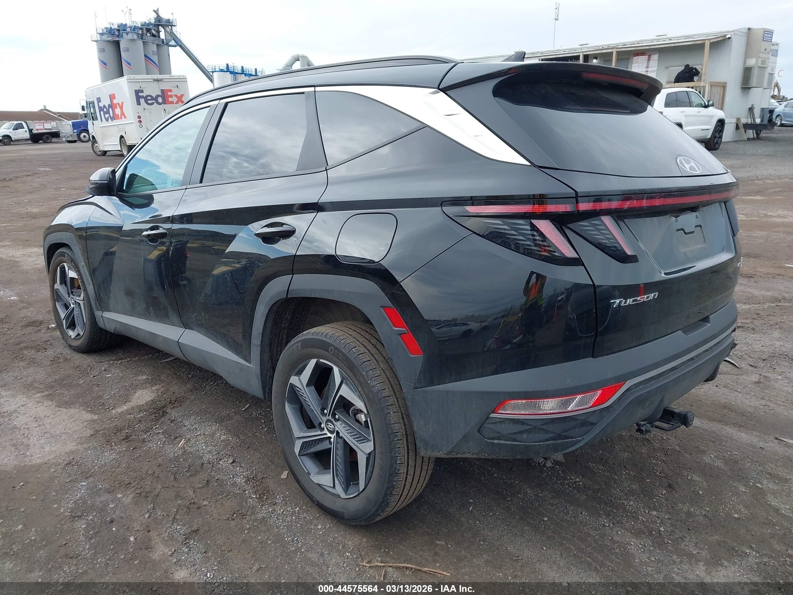 HYUNDAI TUCSON image 3