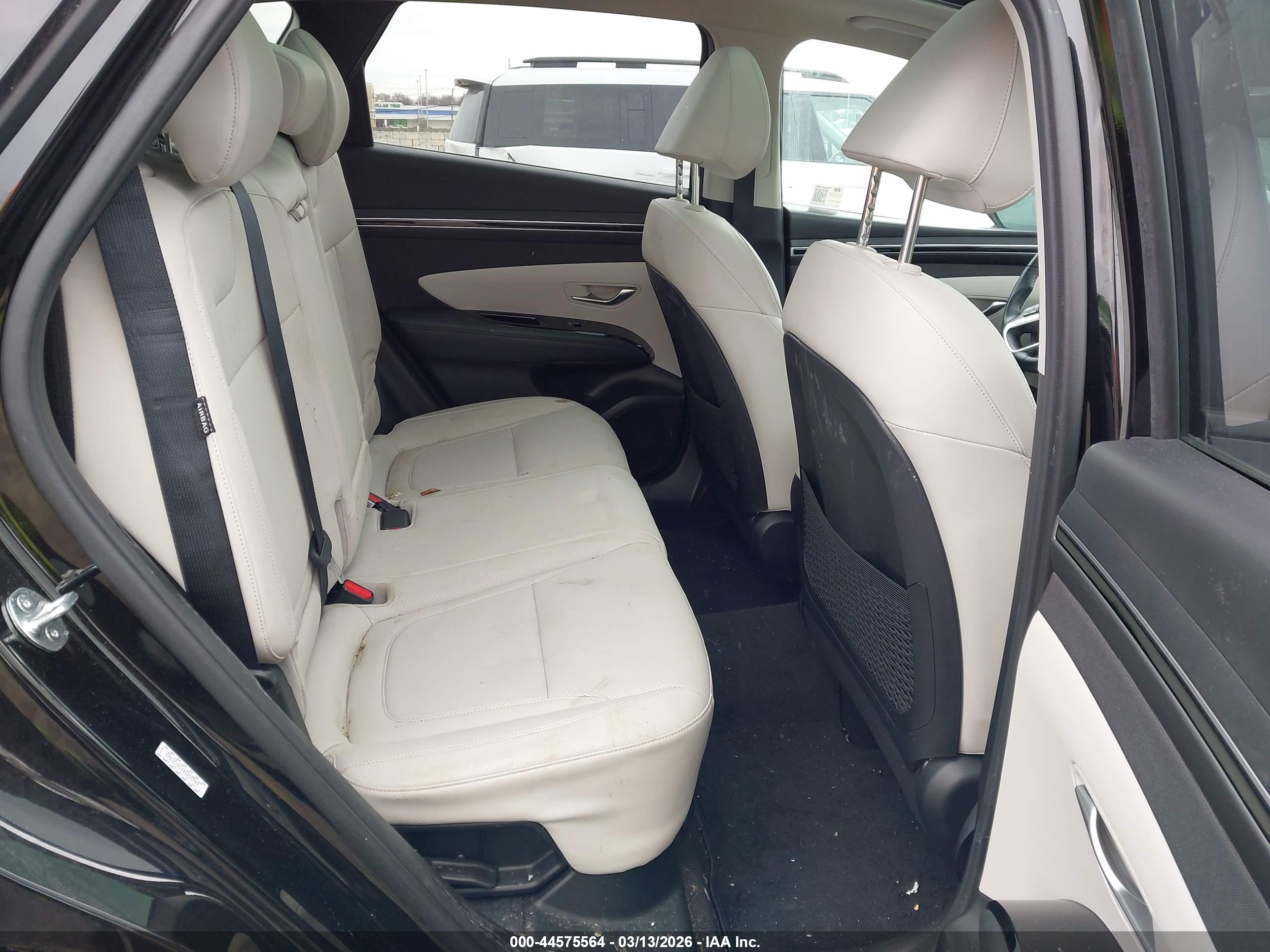 HYUNDAI TUCSON image 8
