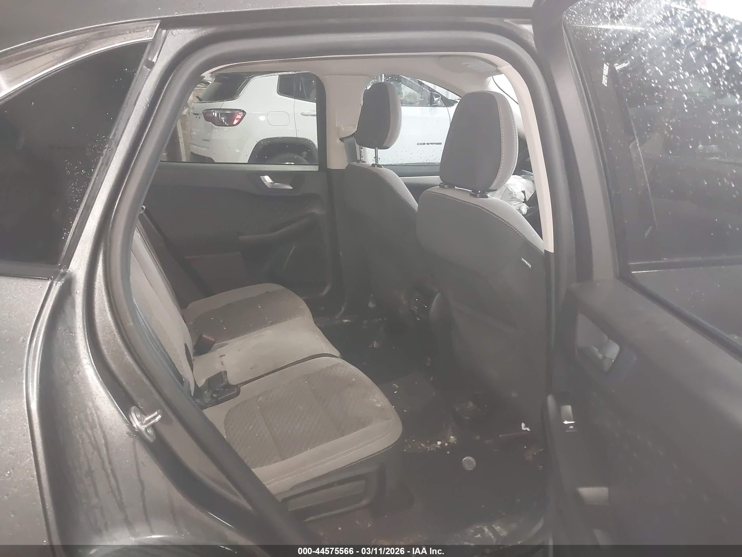 FORD ESCAPE image 8
