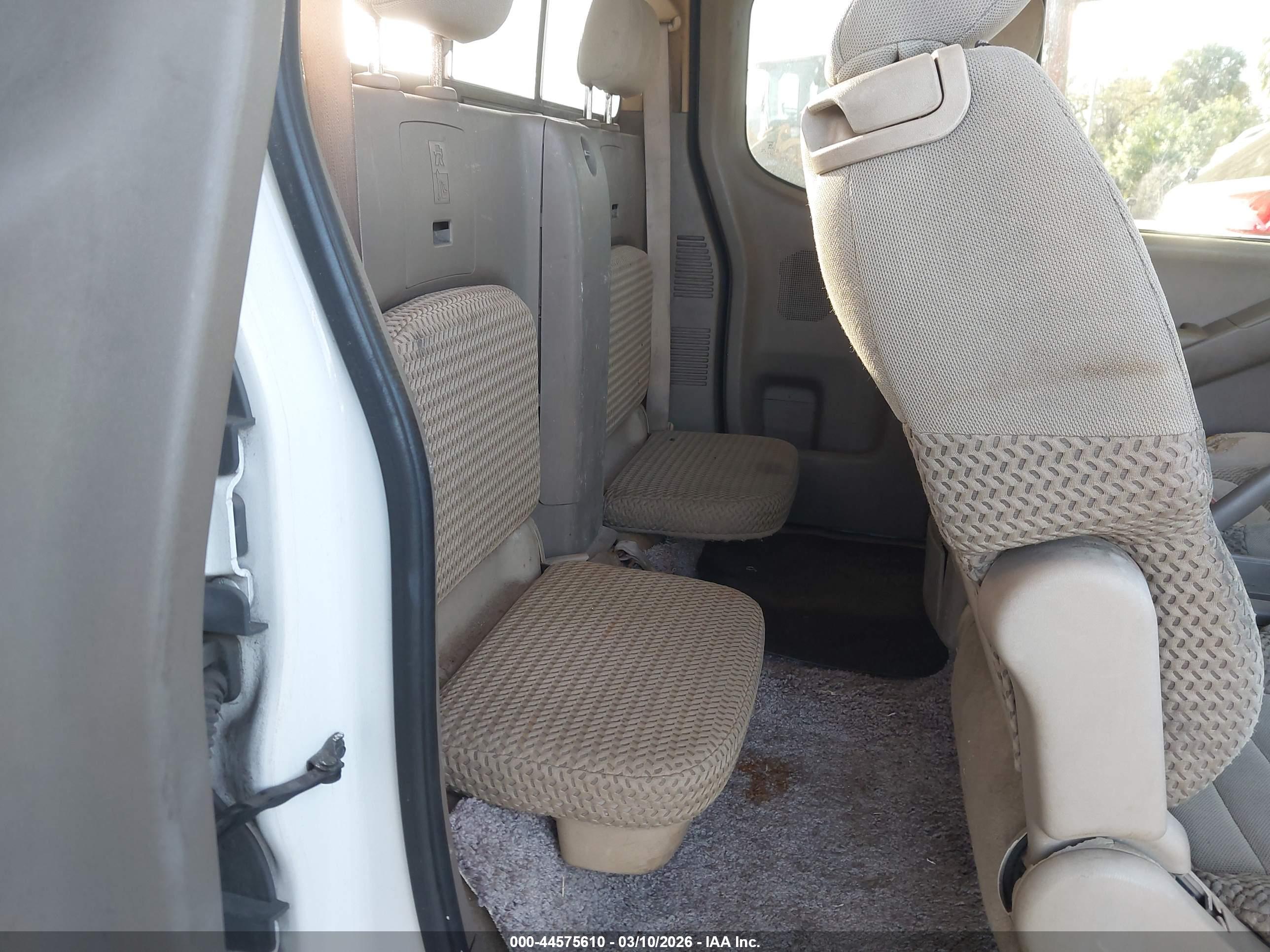 NISSAN FRONTIER image 8