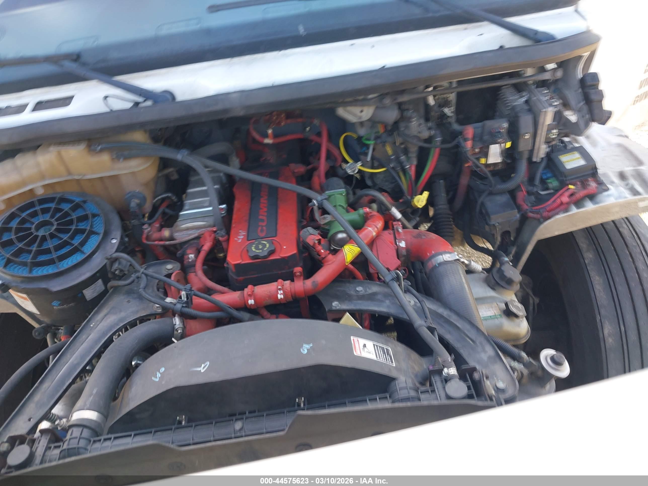 FREIGHTLINER M2 image 10