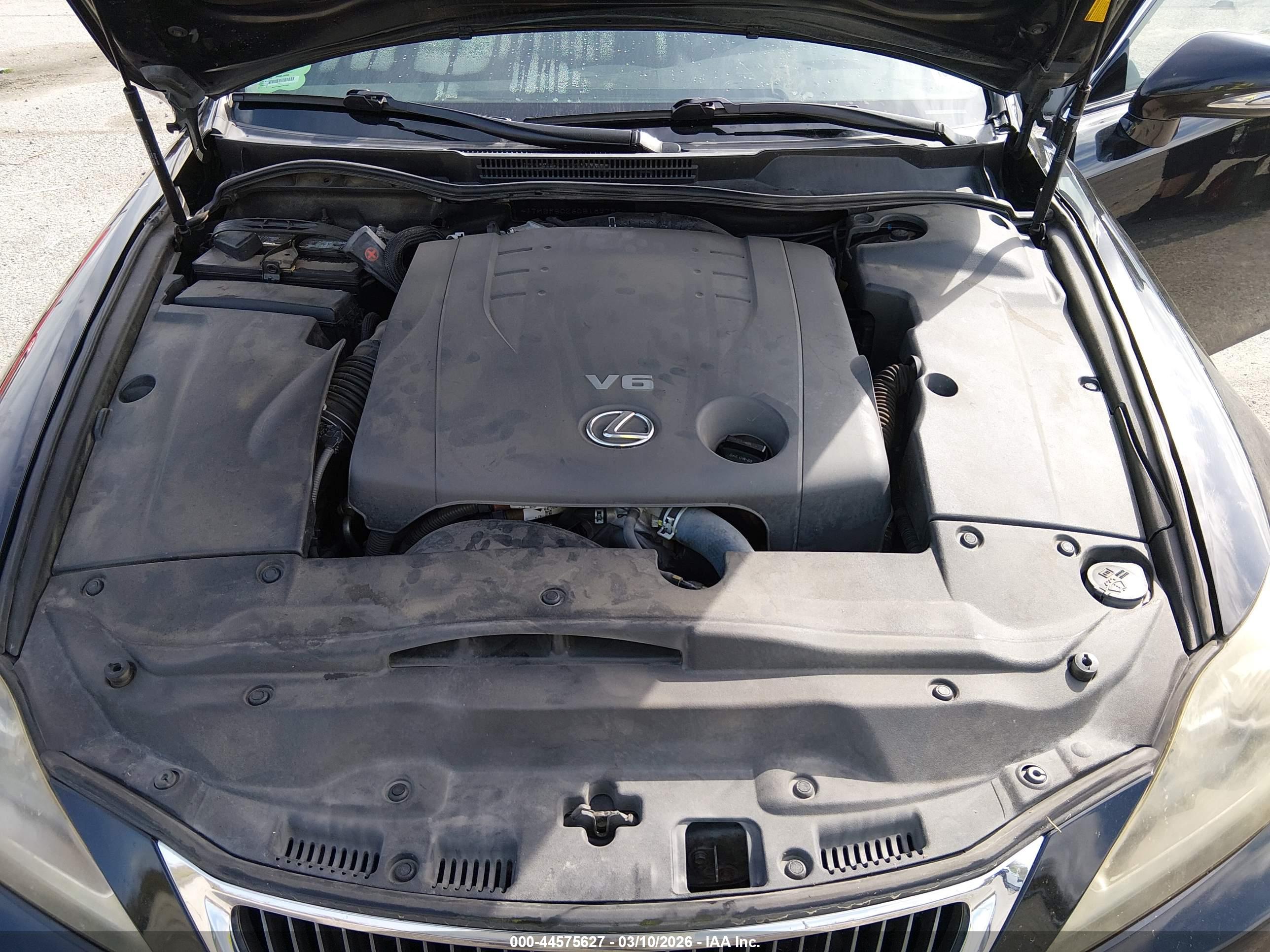 LEXUS IS image 10