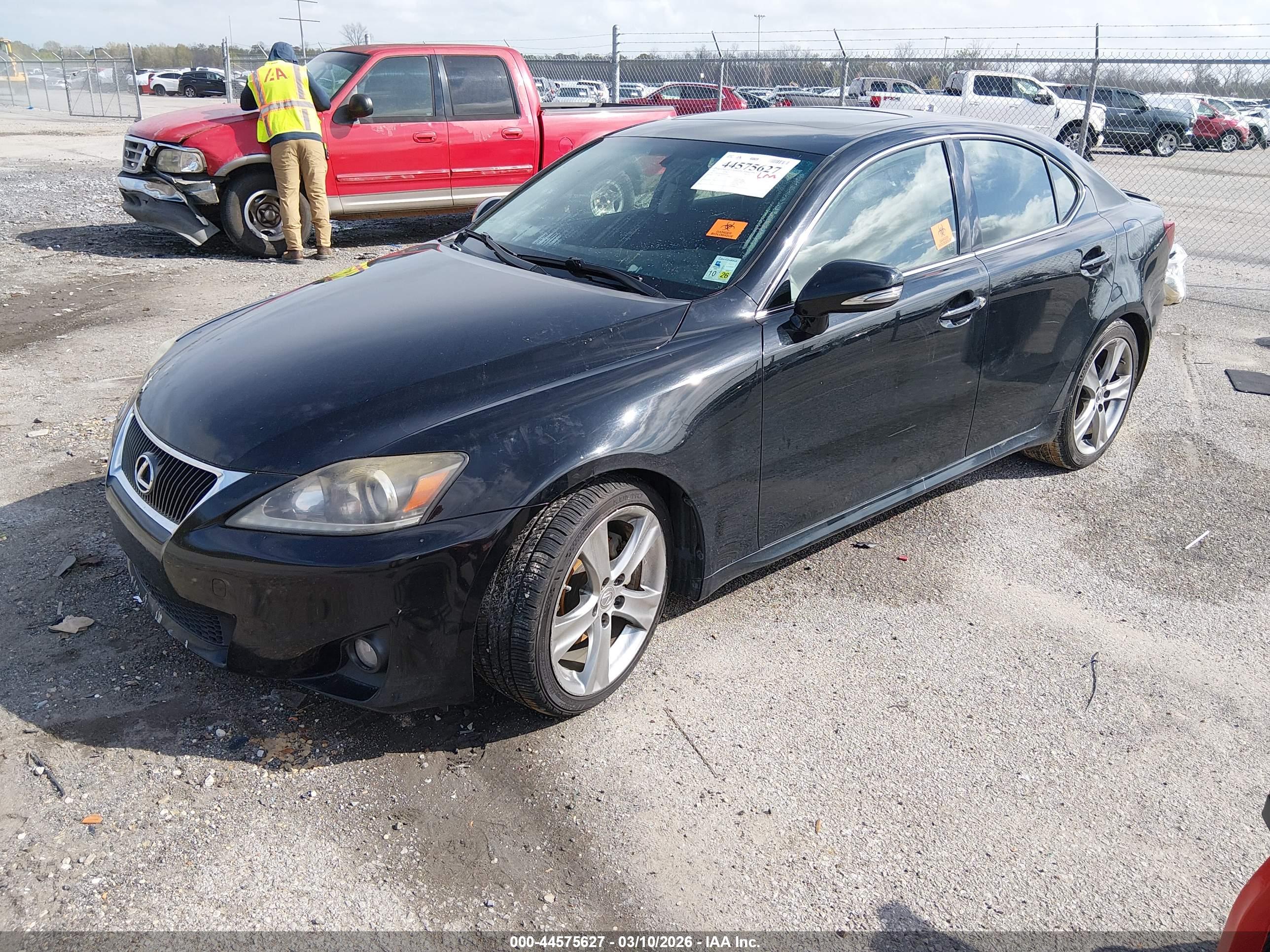LEXUS IS image 2