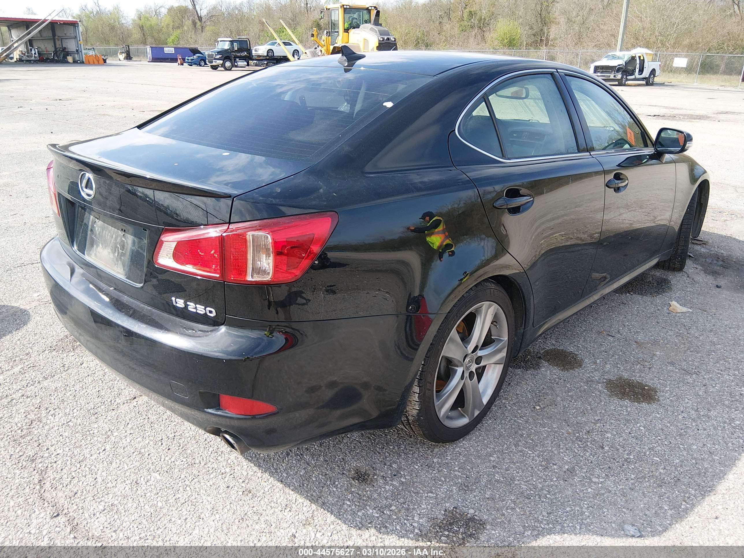 LEXUS IS image 4