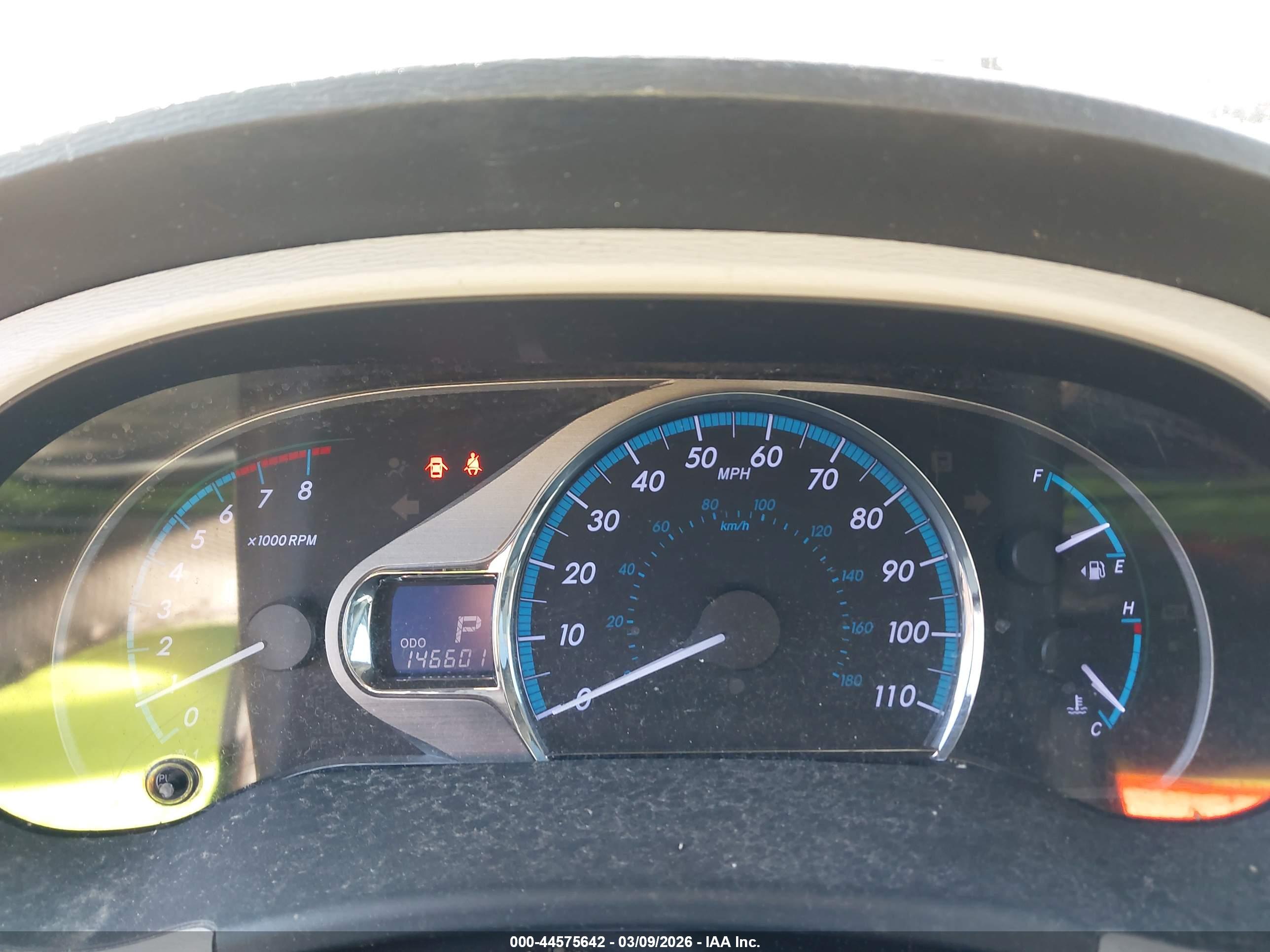 TOYOTA SIENNA image 7