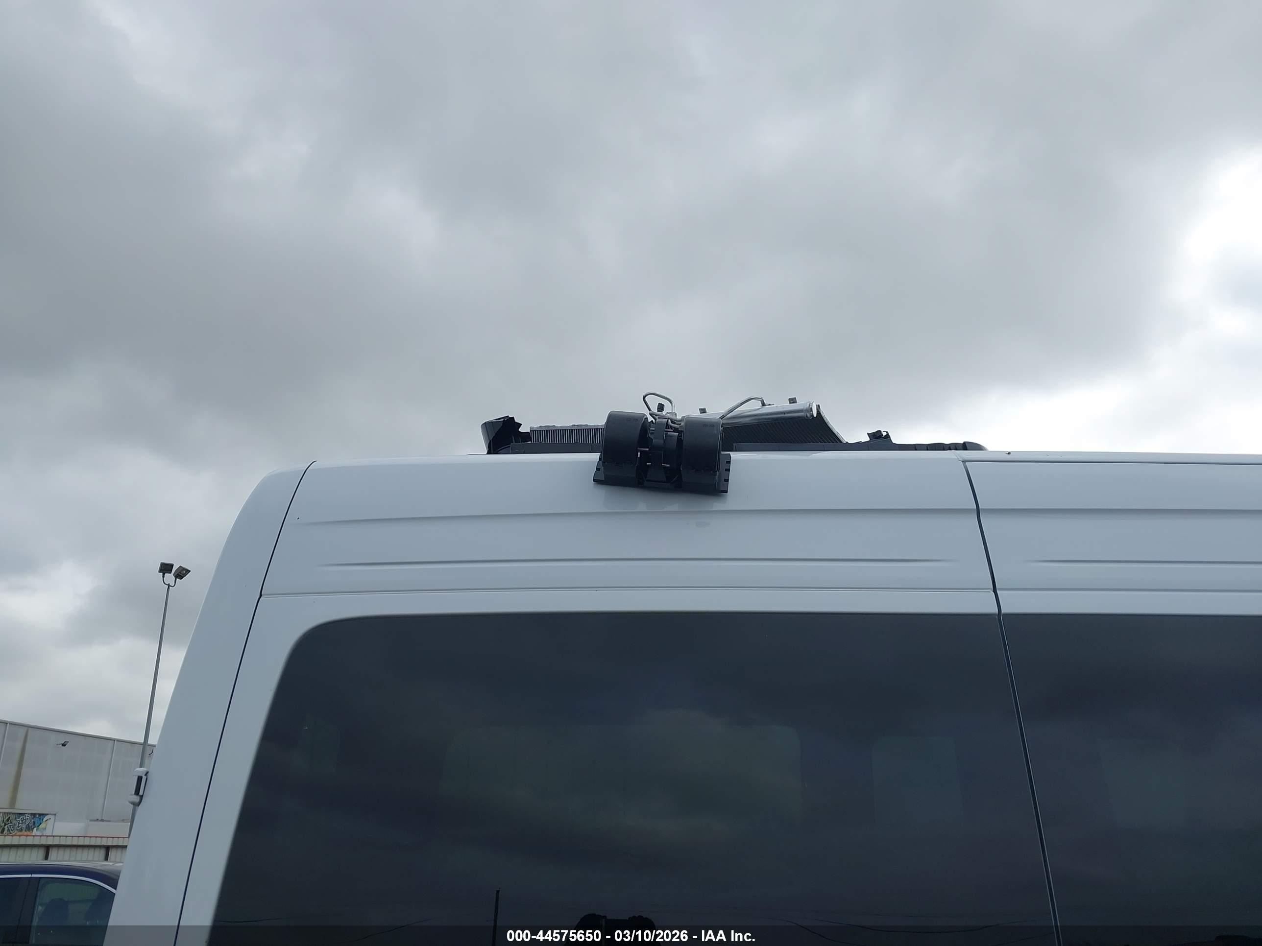 MERCEDES-BENZ SPRINTER image 6