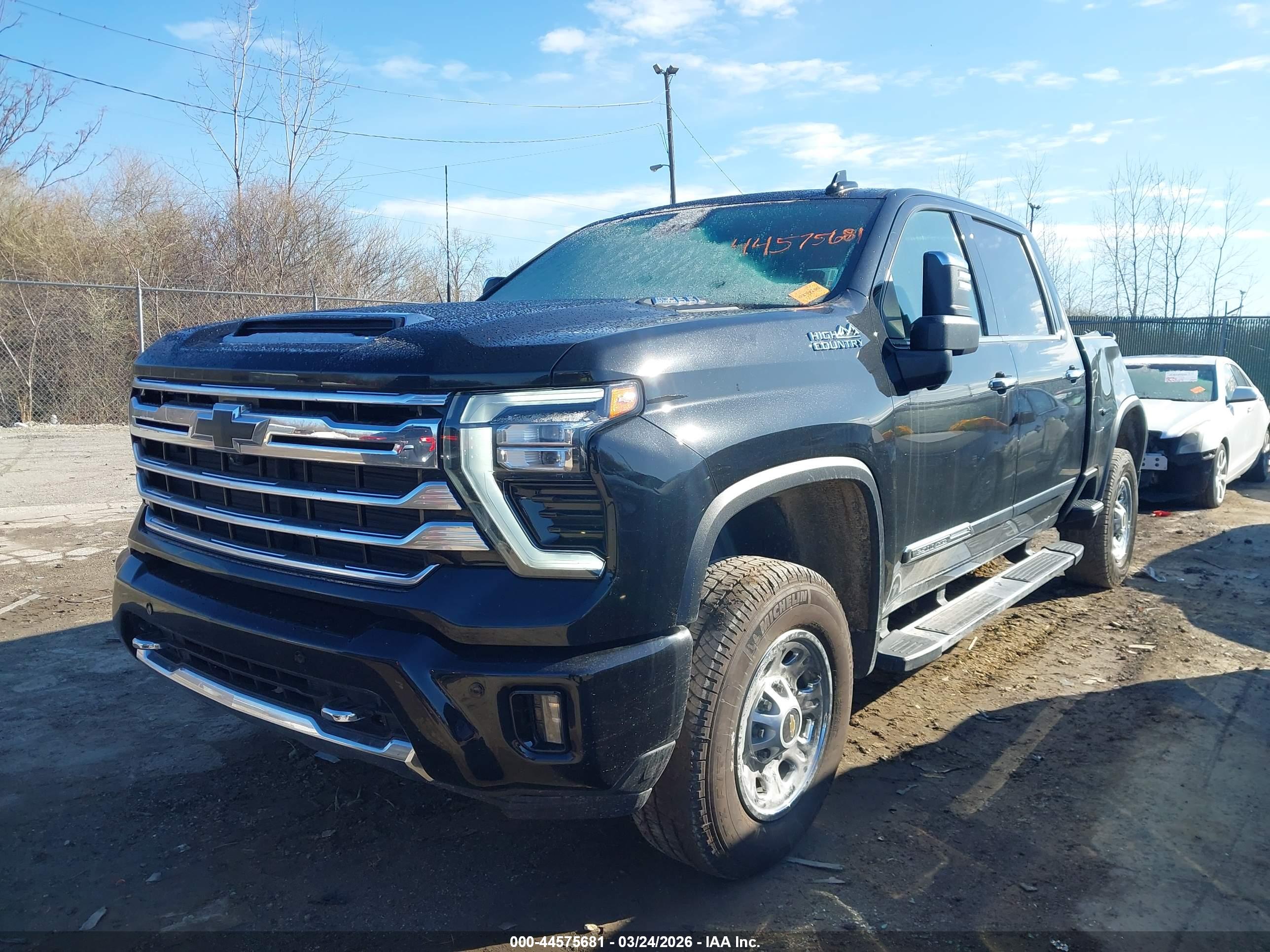 CHEVROLET SILVERADO image 2