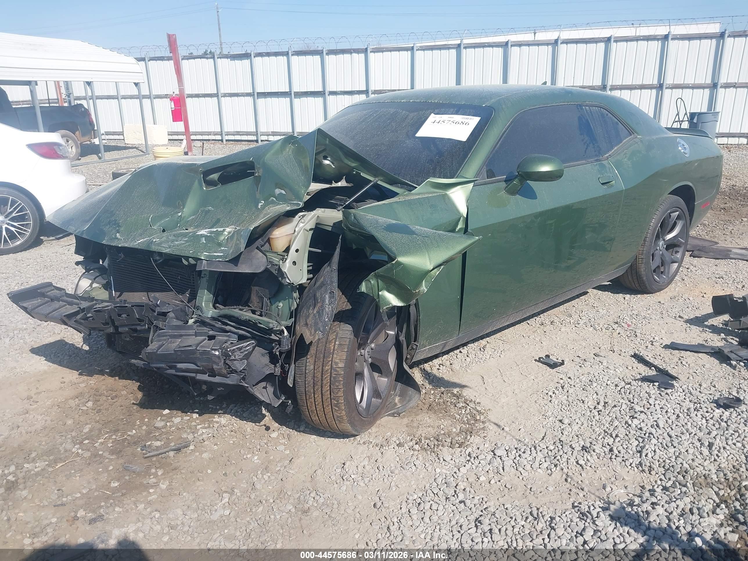 DODGE CHALLENGER image 2