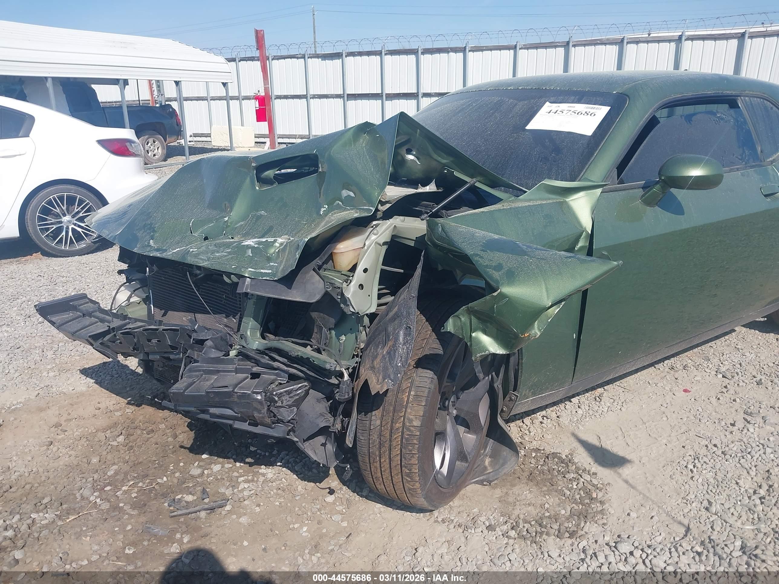 DODGE CHALLENGER image 6