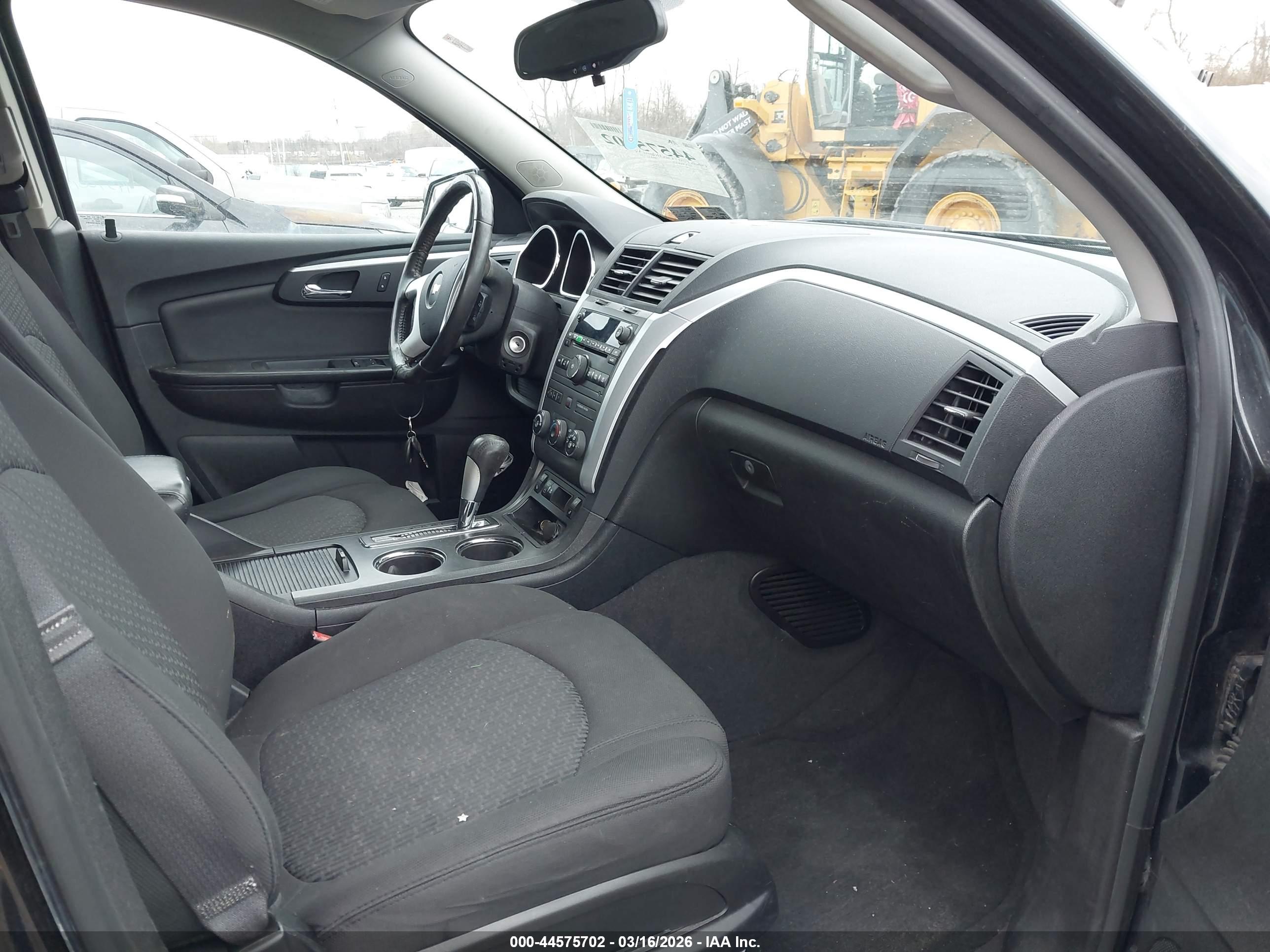 CHEVROLET TRAVERSE image 5