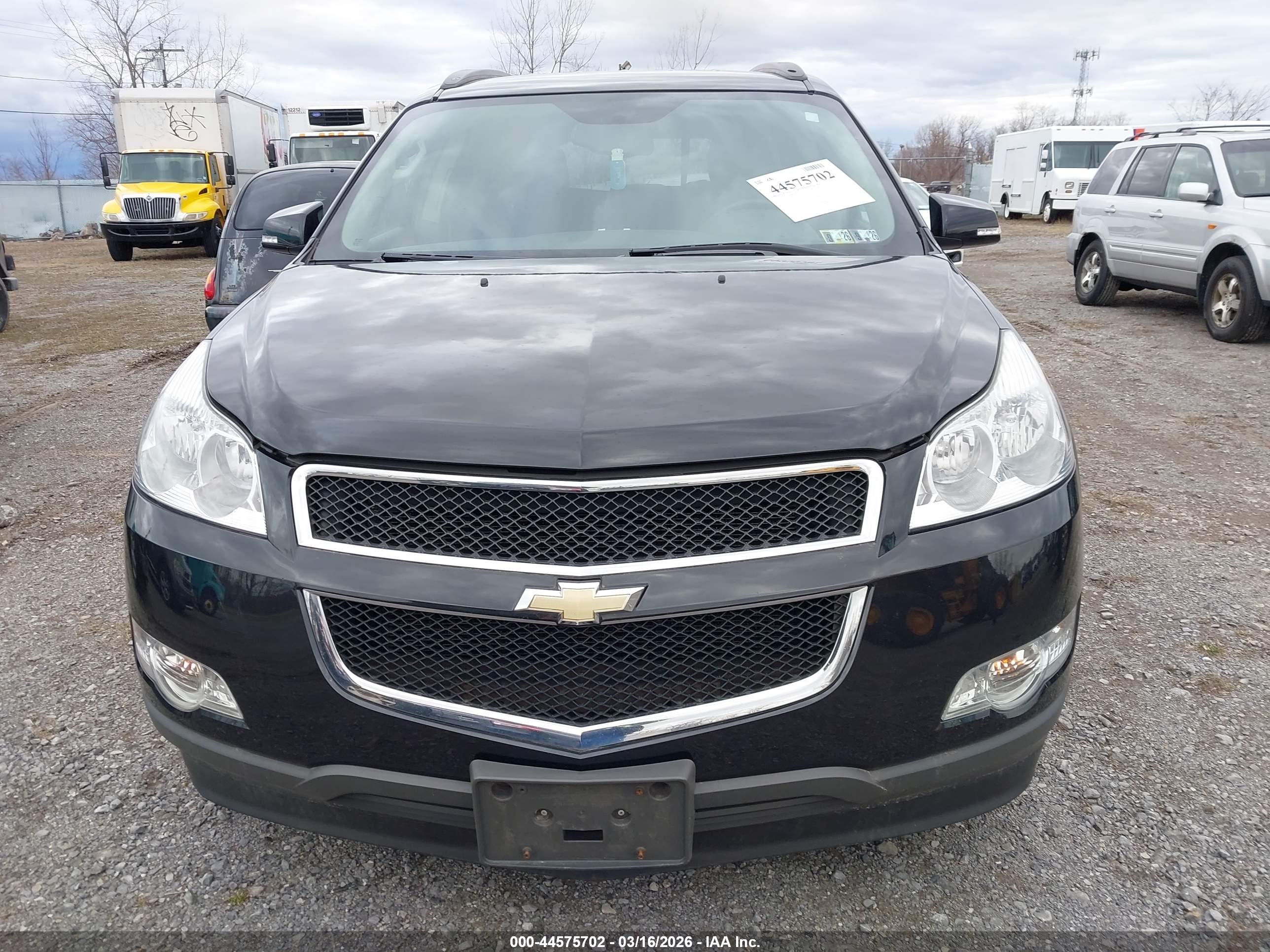 CHEVROLET TRAVERSE image 6