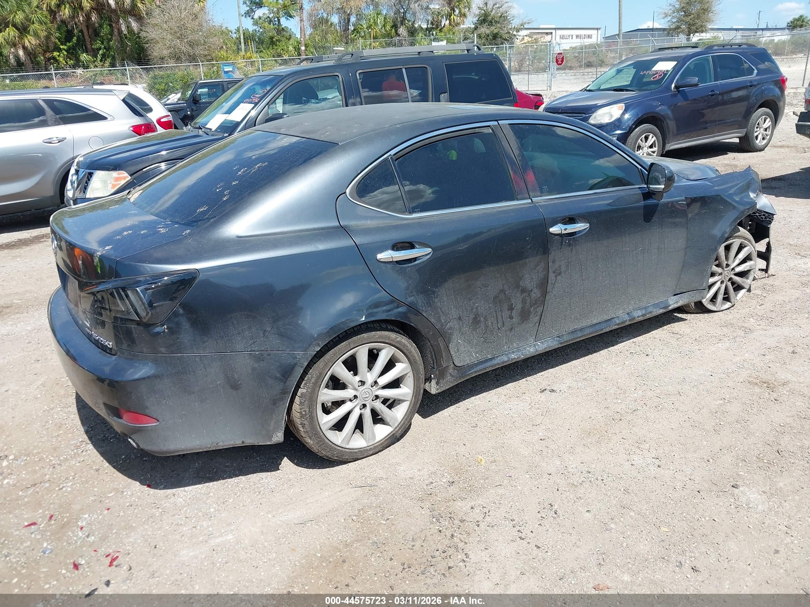 LEXUS IS image 4