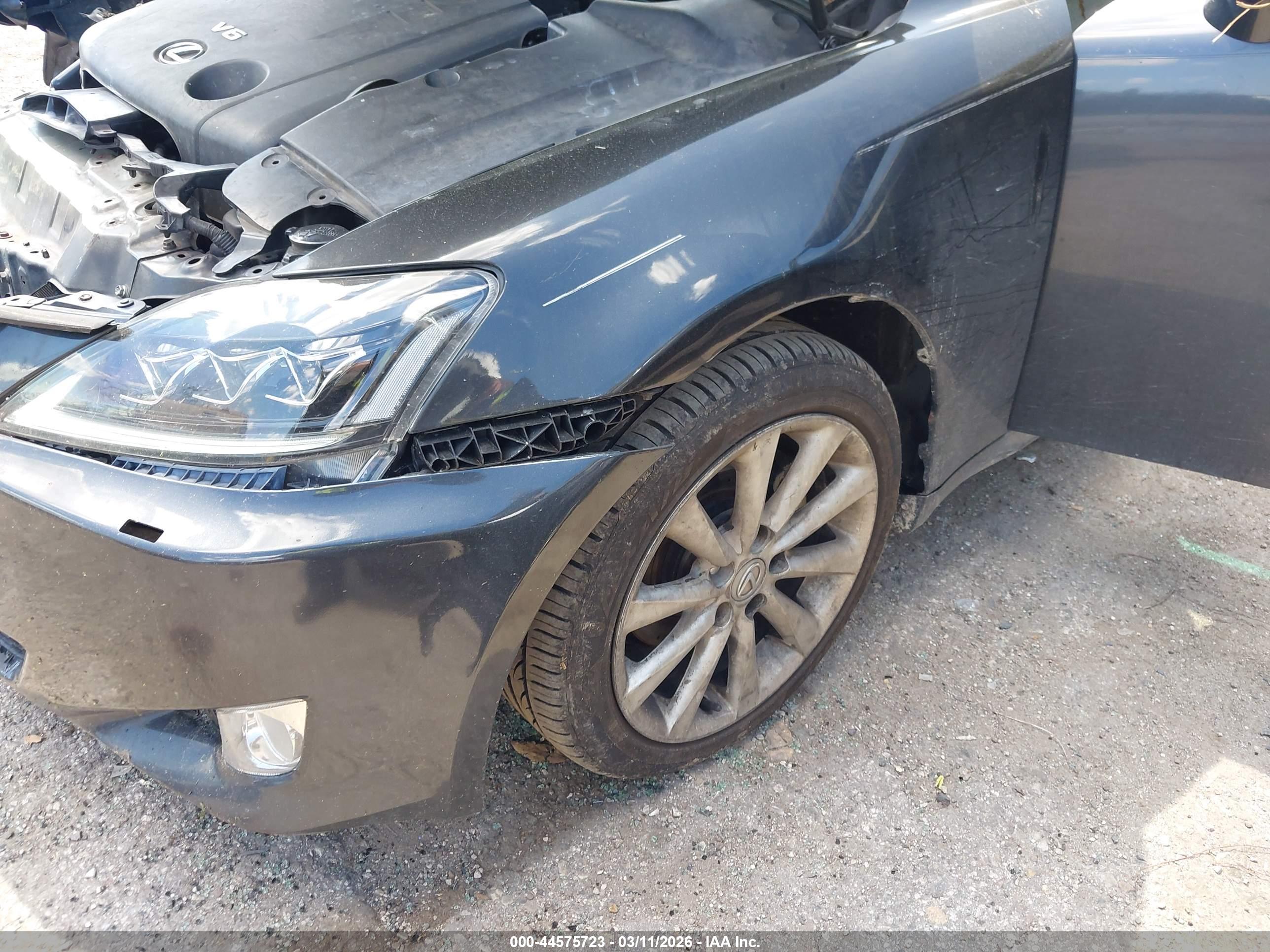 LEXUS IS image 6