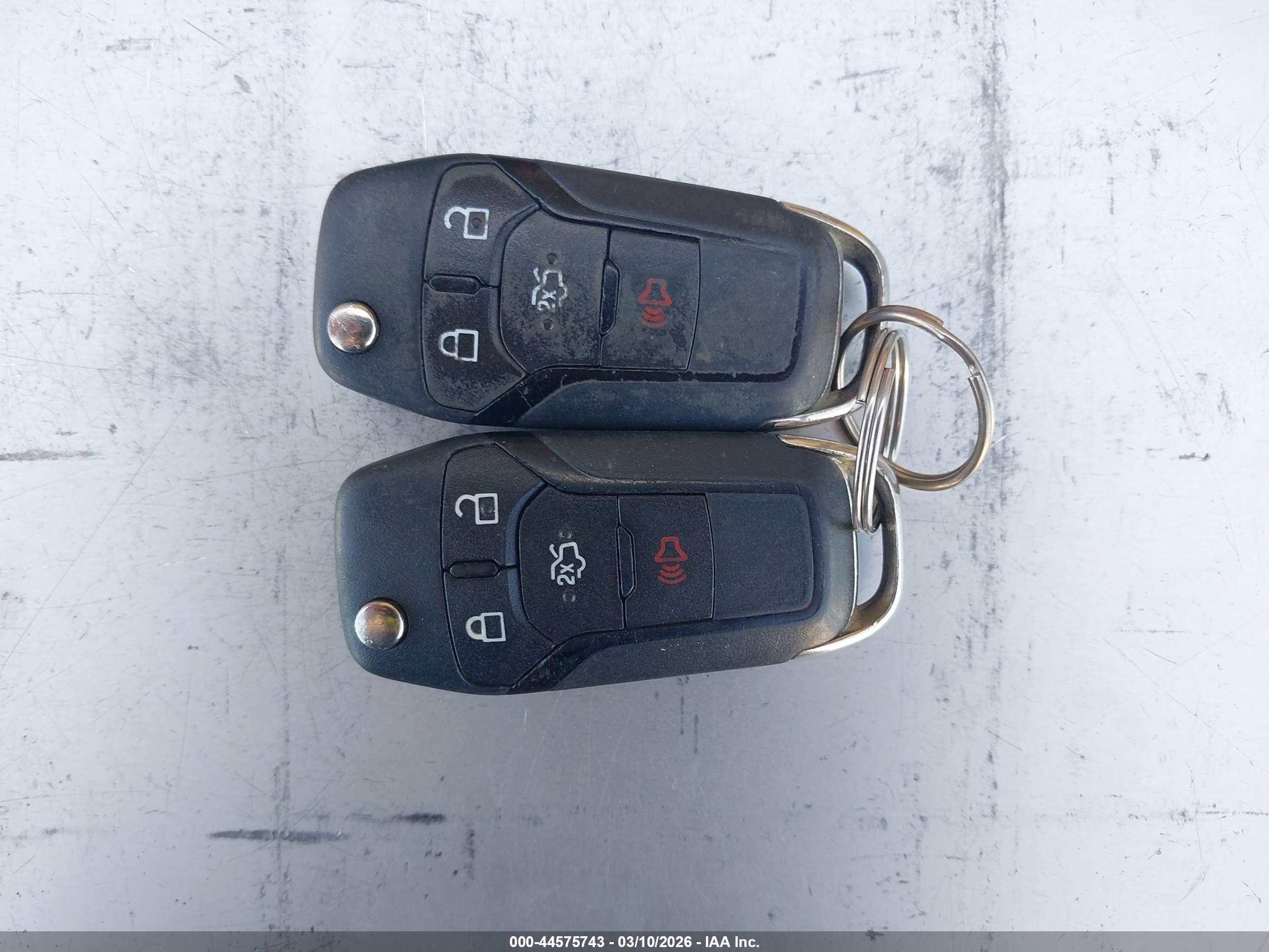 FORD FUSION image 11