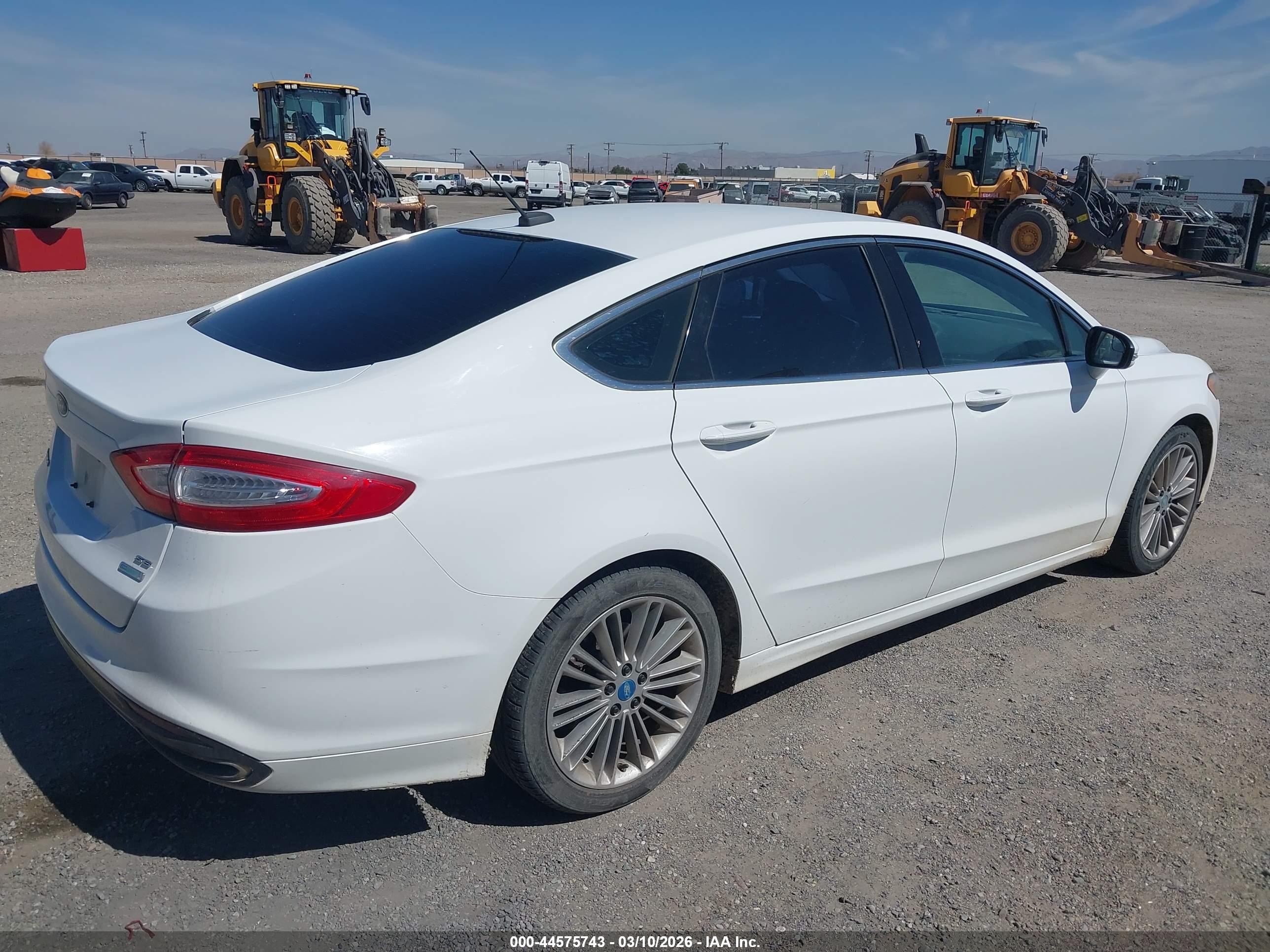FORD FUSION image 4