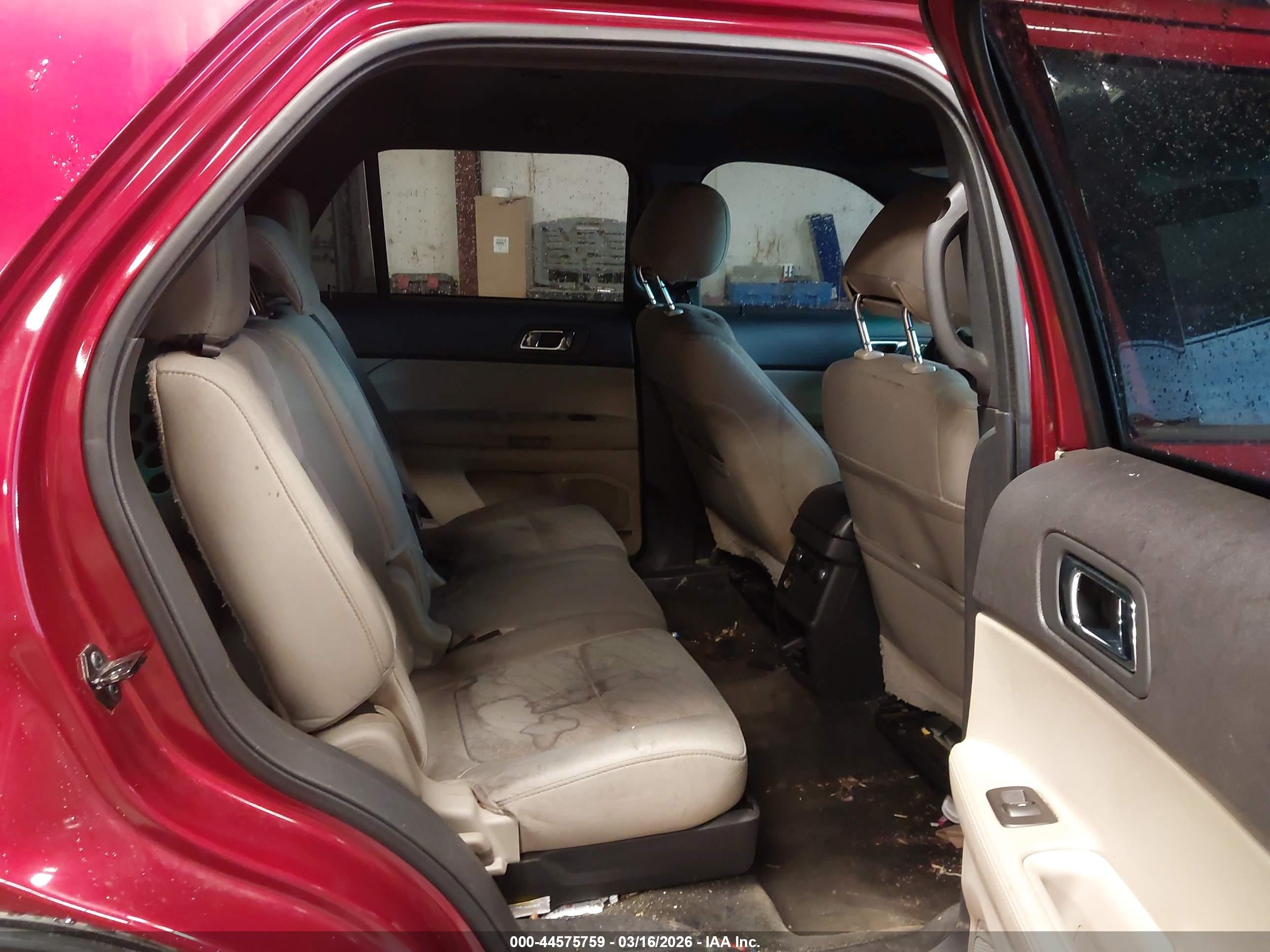 FORD EXPLORER image 8