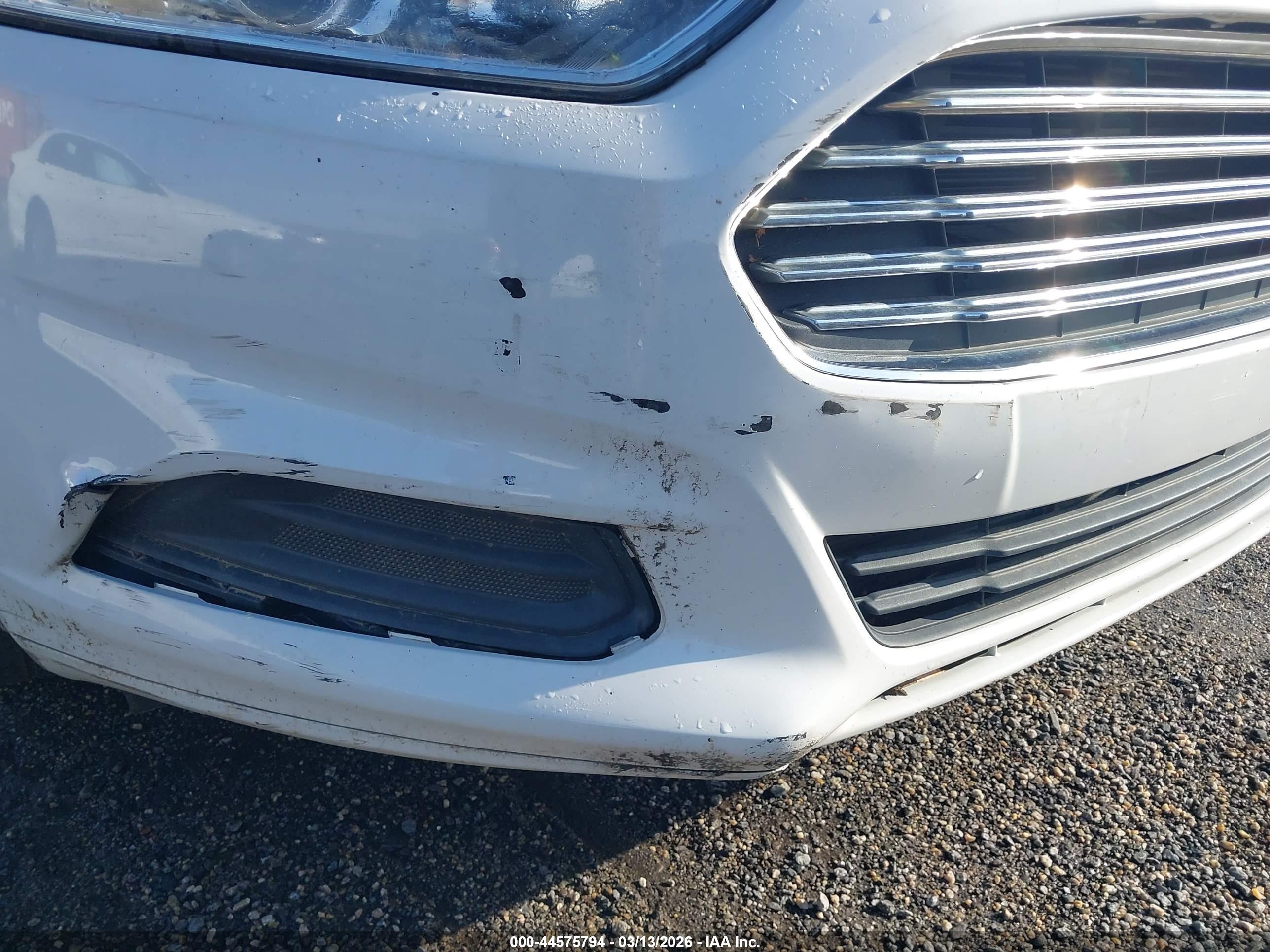 FORD FUSION image 6