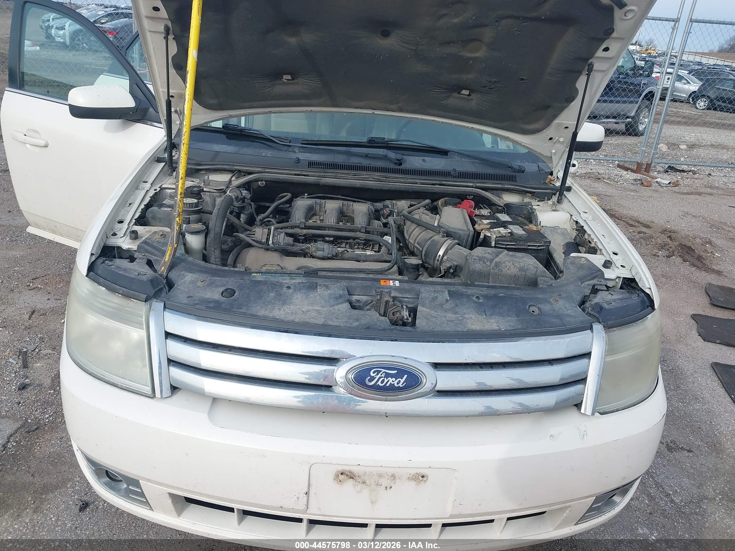 FORD TAURUS image 10
