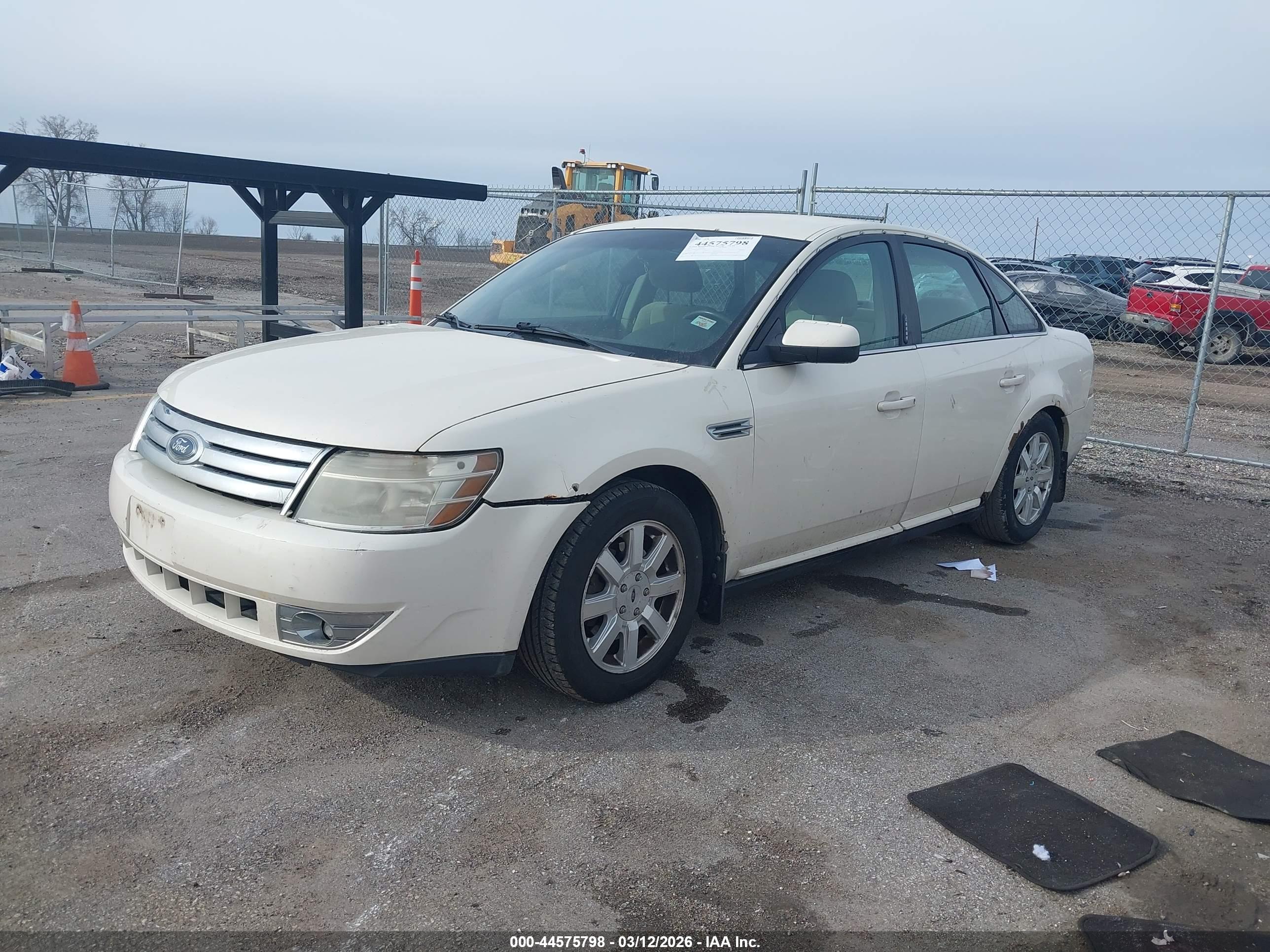 FORD TAURUS image 6