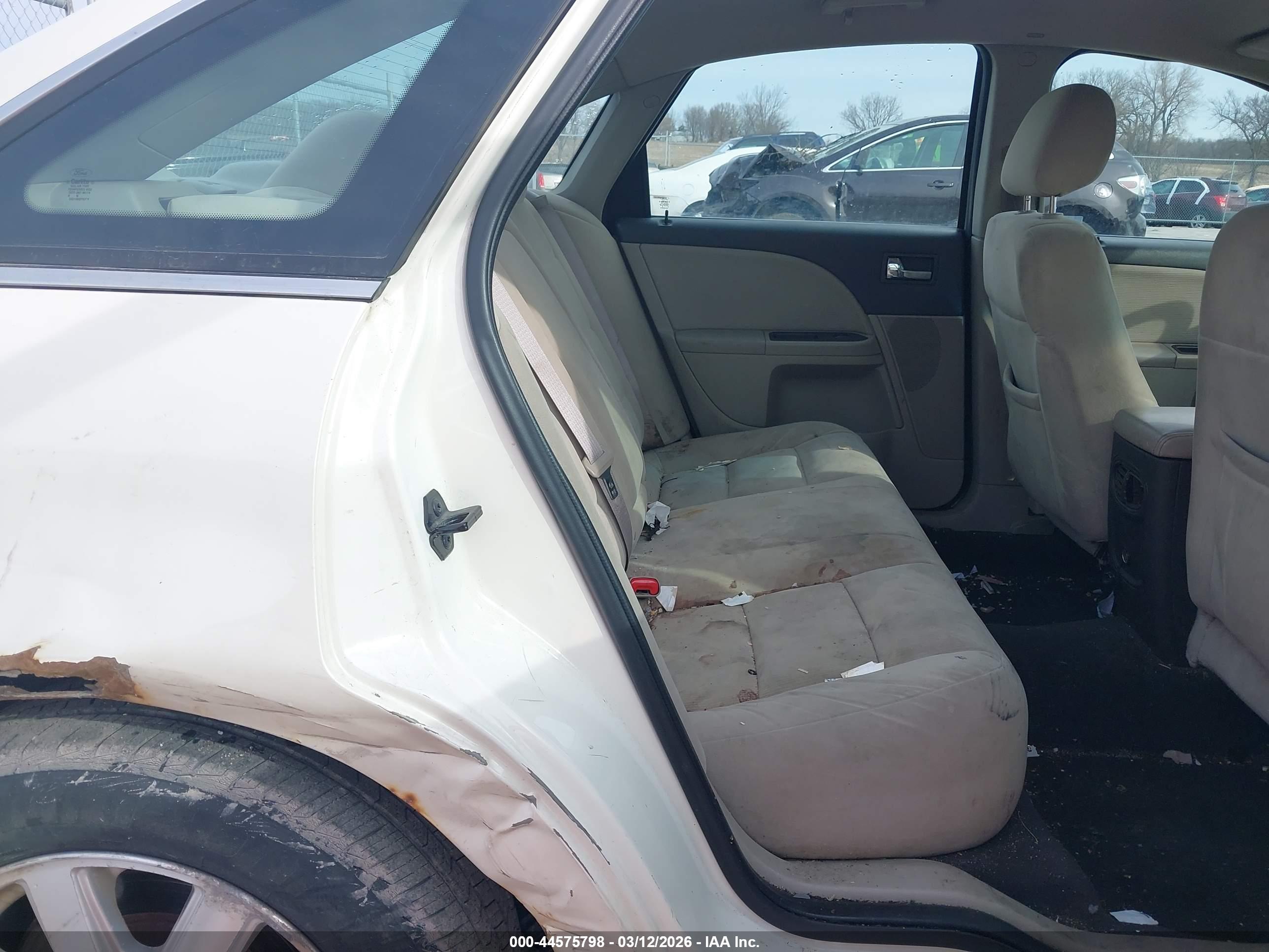FORD TAURUS image 8