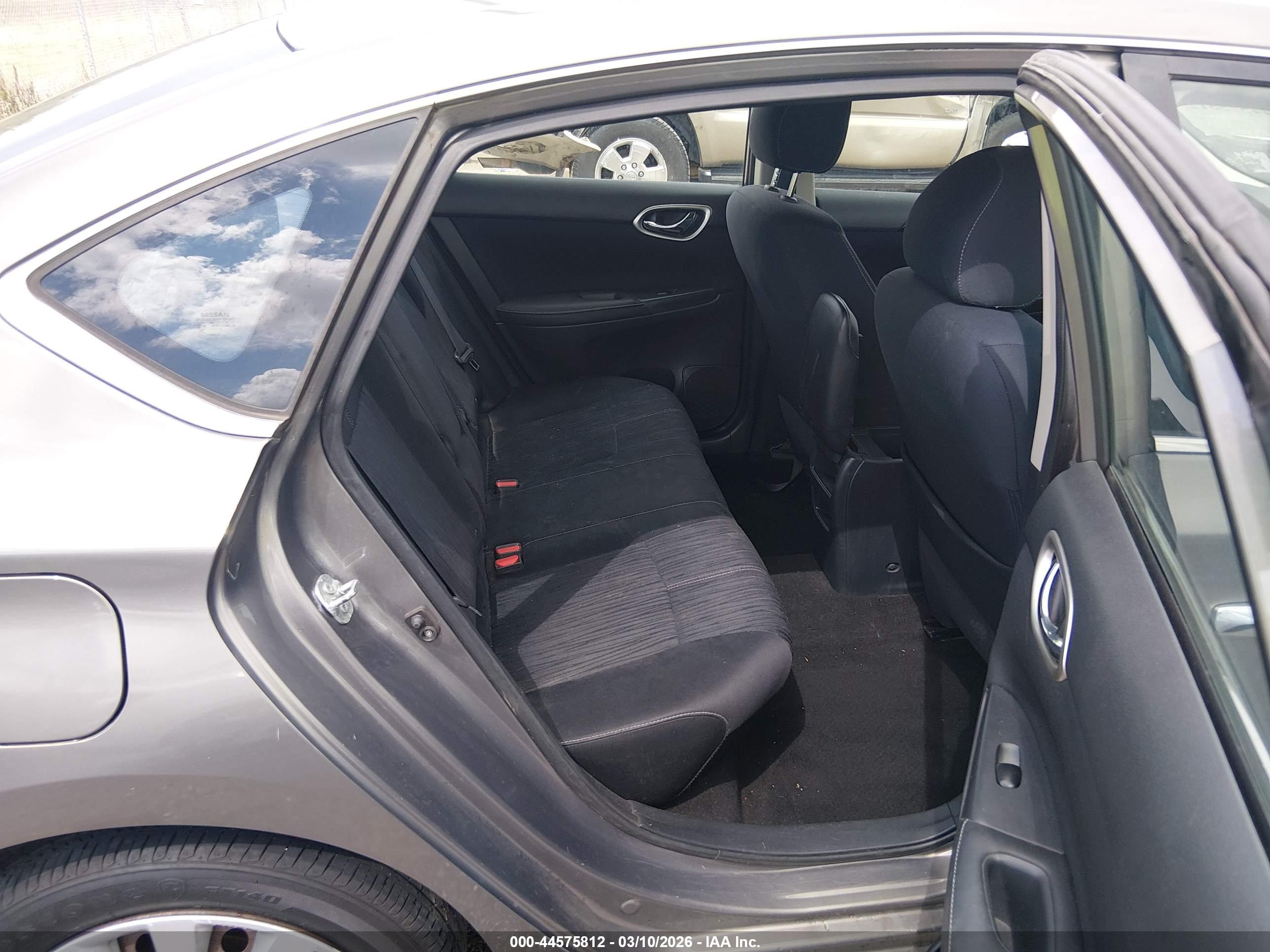 NISSAN SENTRA image 8