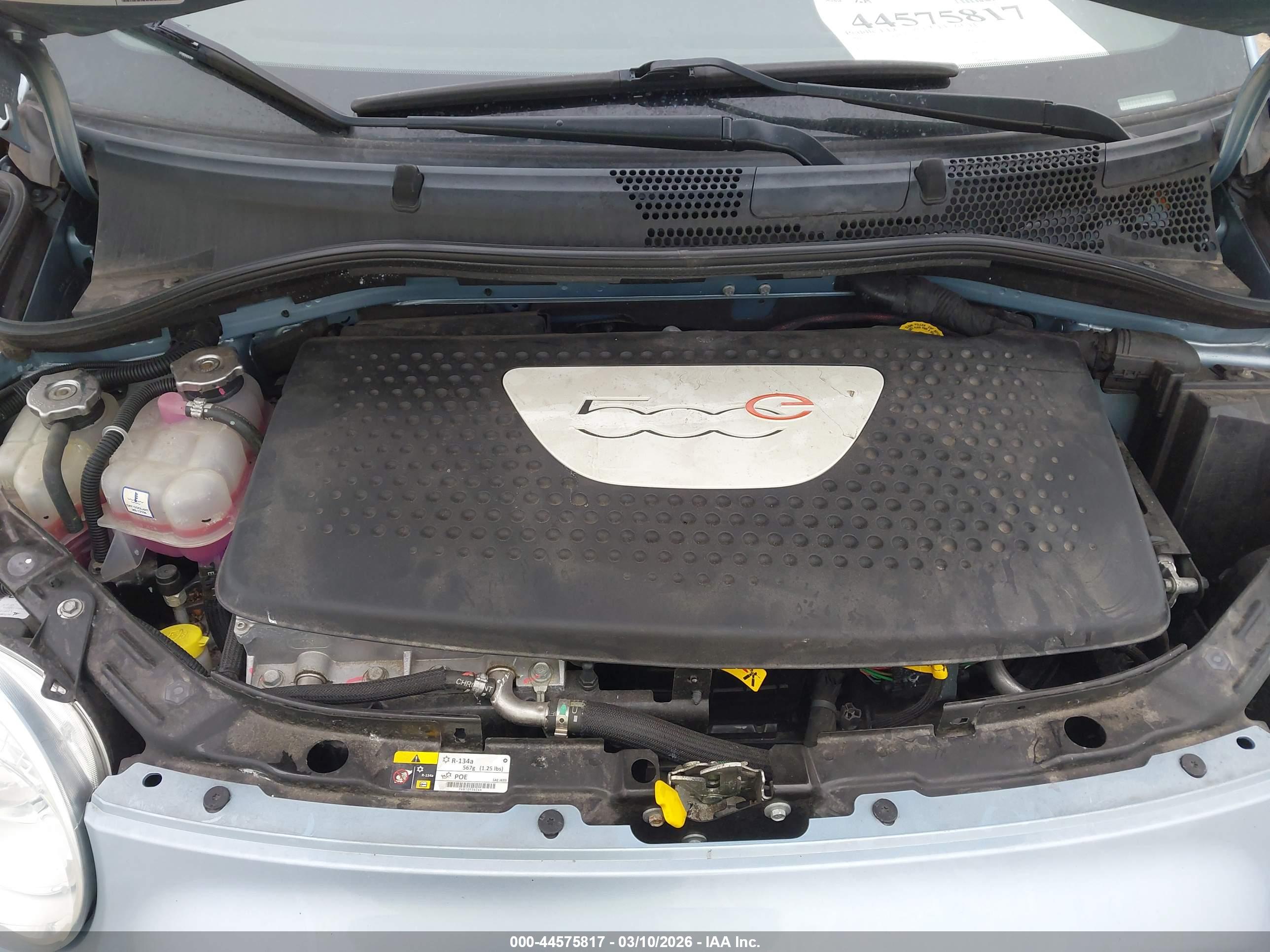 FIAT 500E image 10