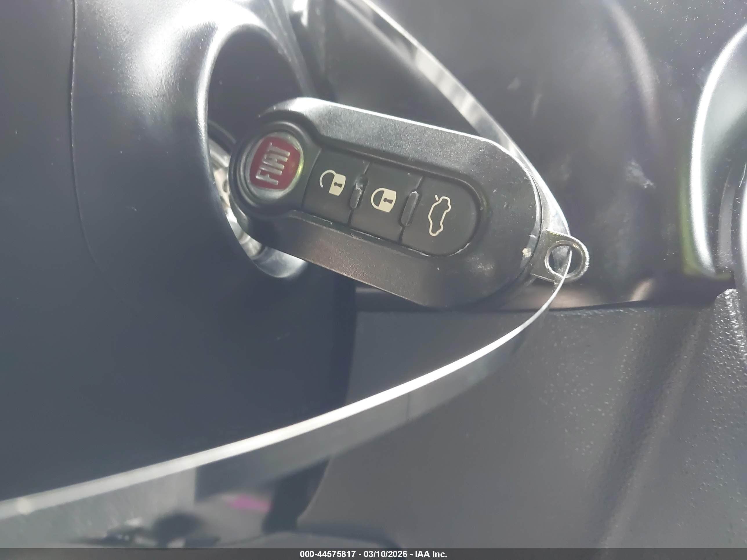 FIAT 500E image 11