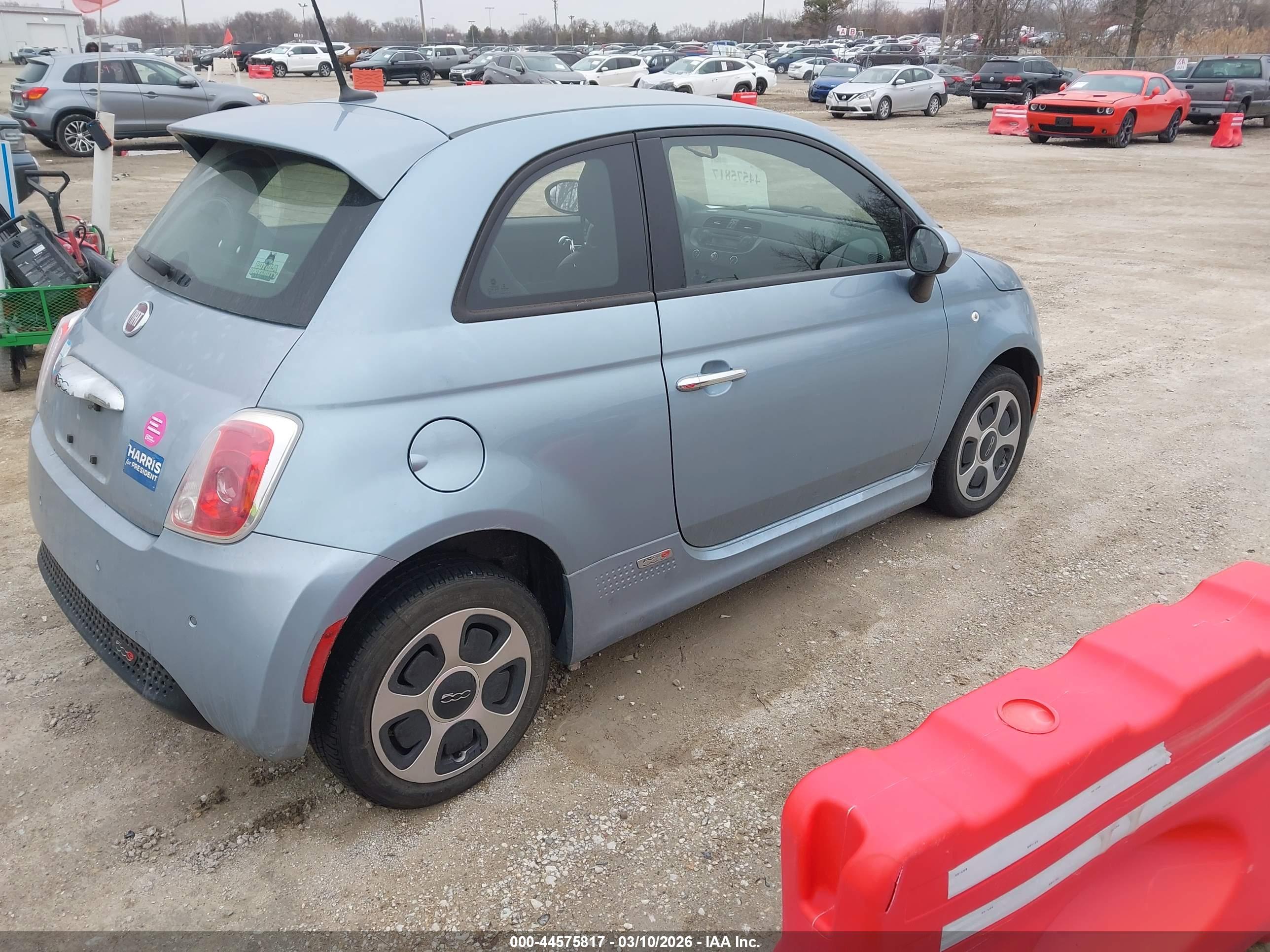 FIAT 500E image 4