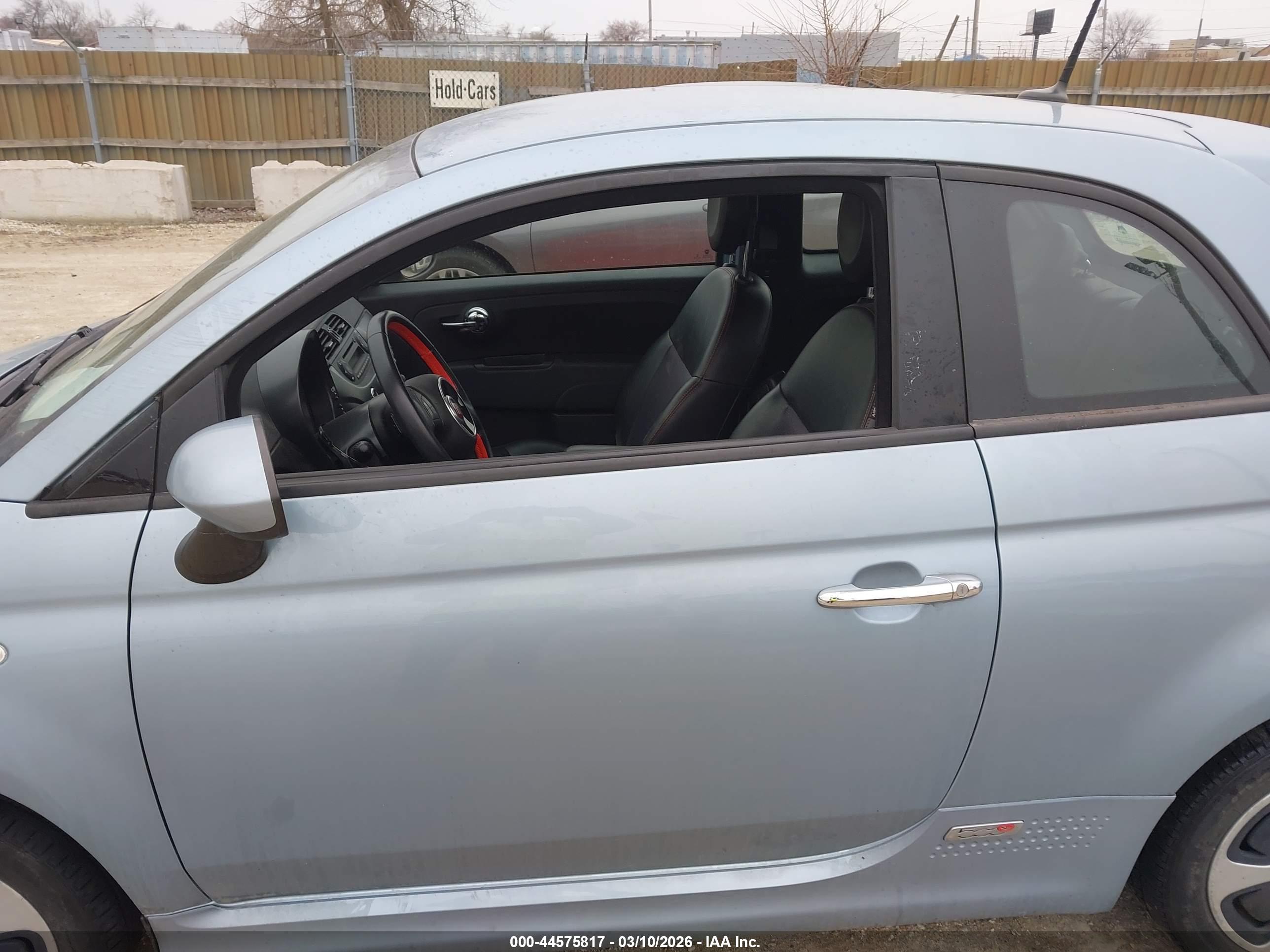 FIAT 500E image 6