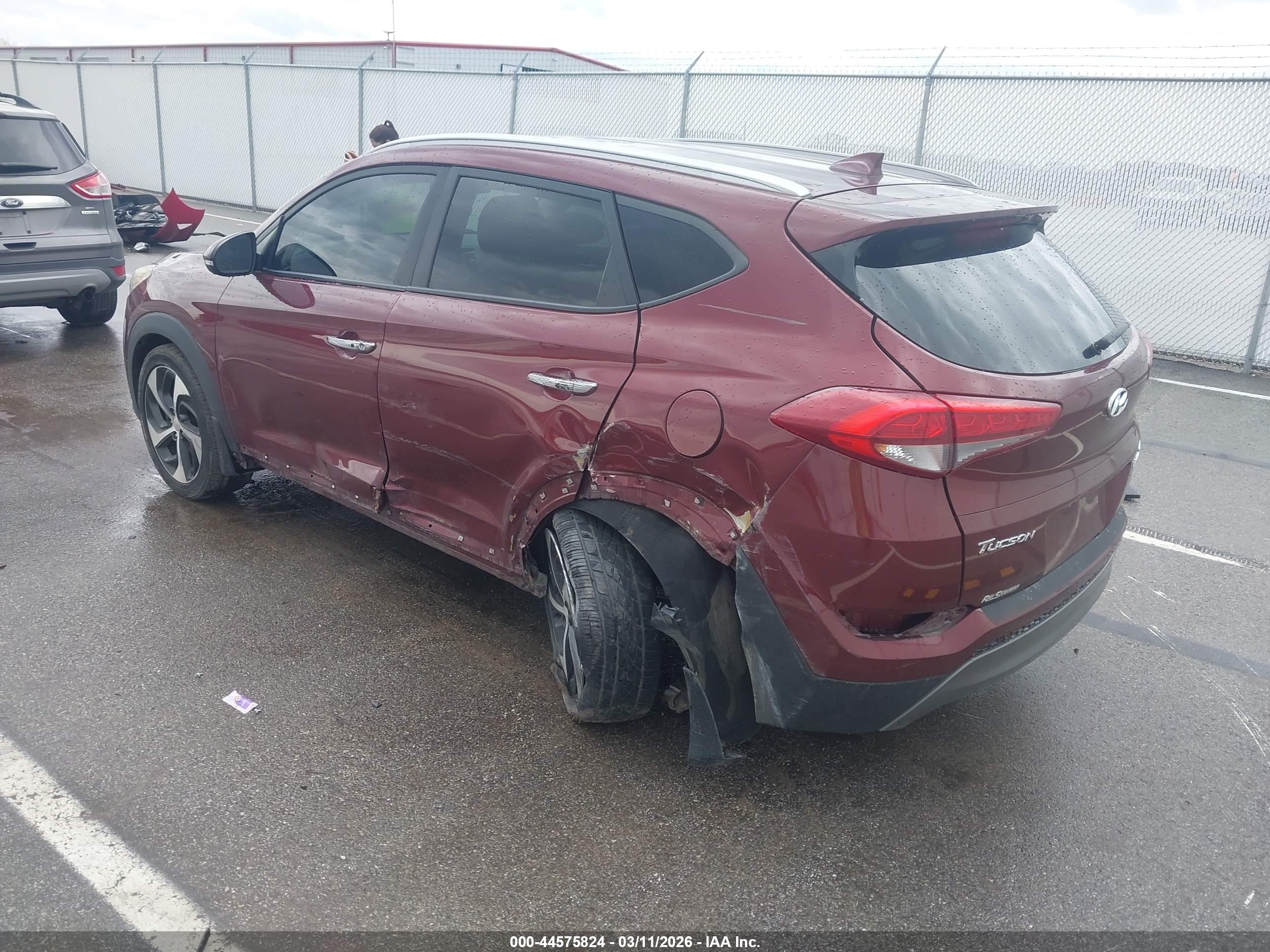 HYUNDAI TUCSON image 3