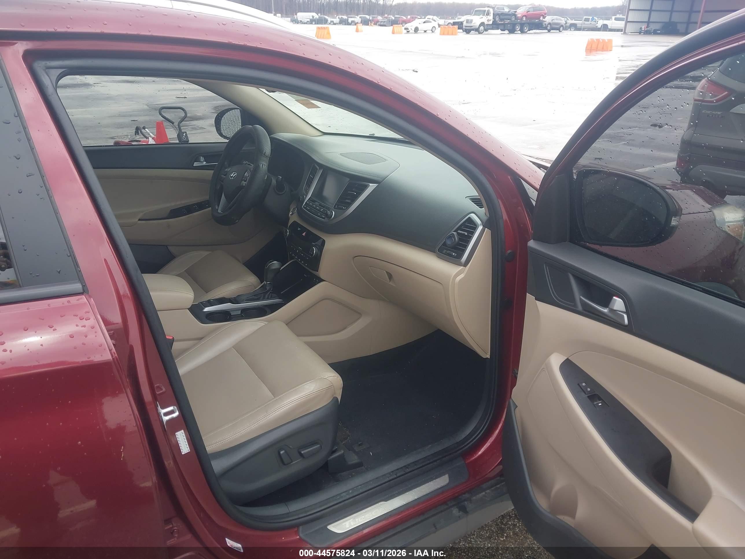 HYUNDAI TUCSON image 5