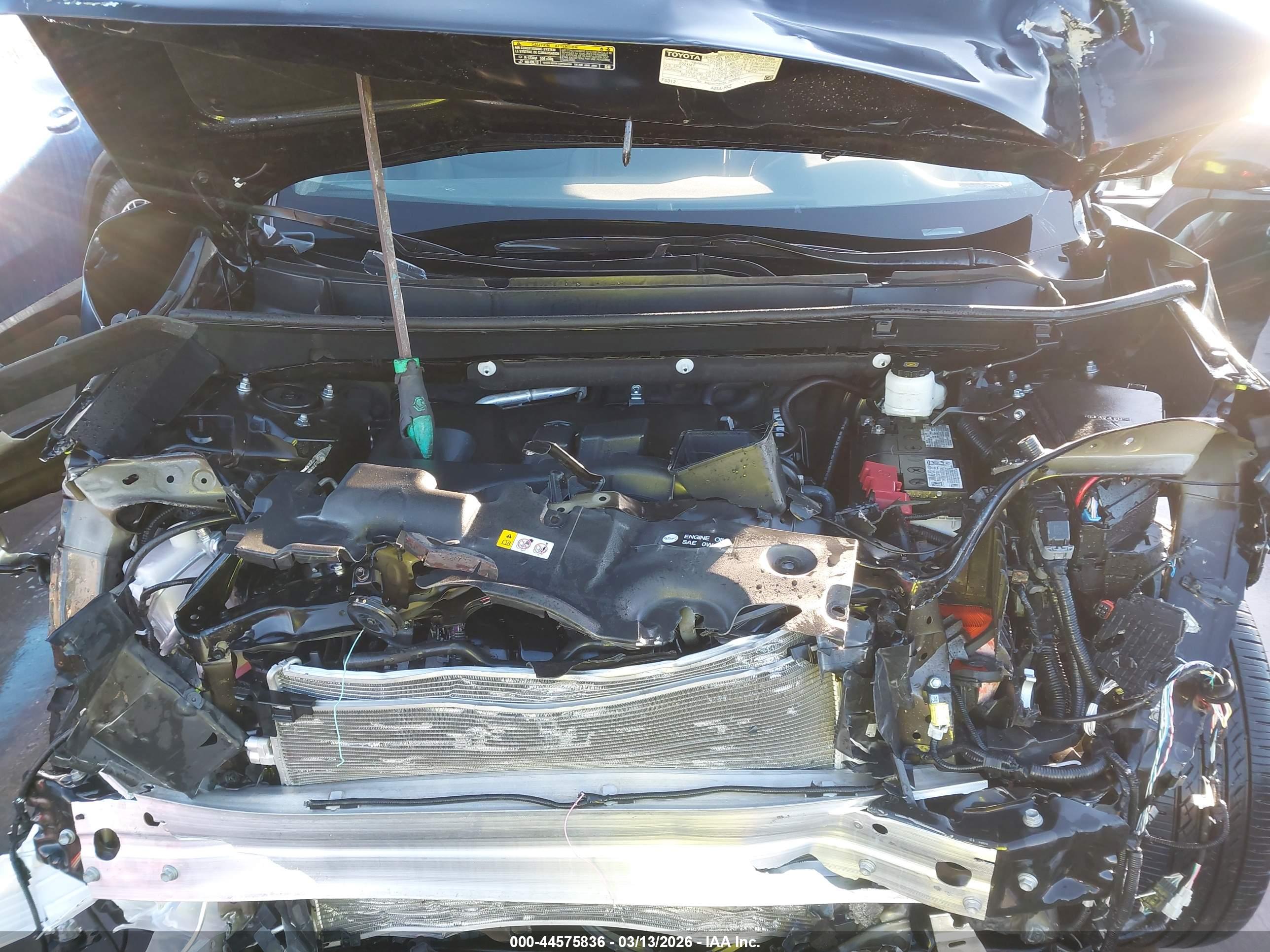 TOYOTA RAV4 image 10