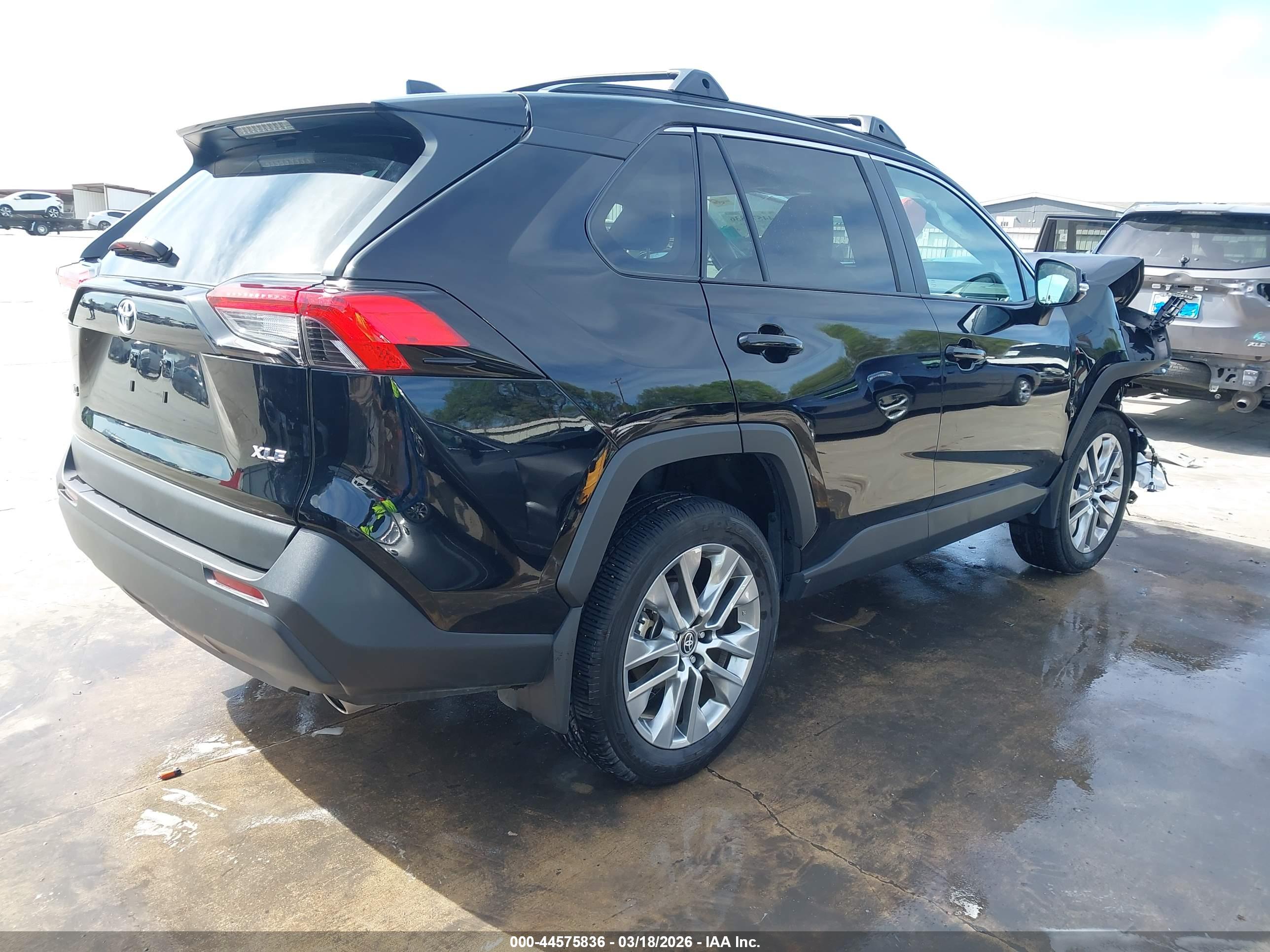 TOYOTA RAV4 image 4